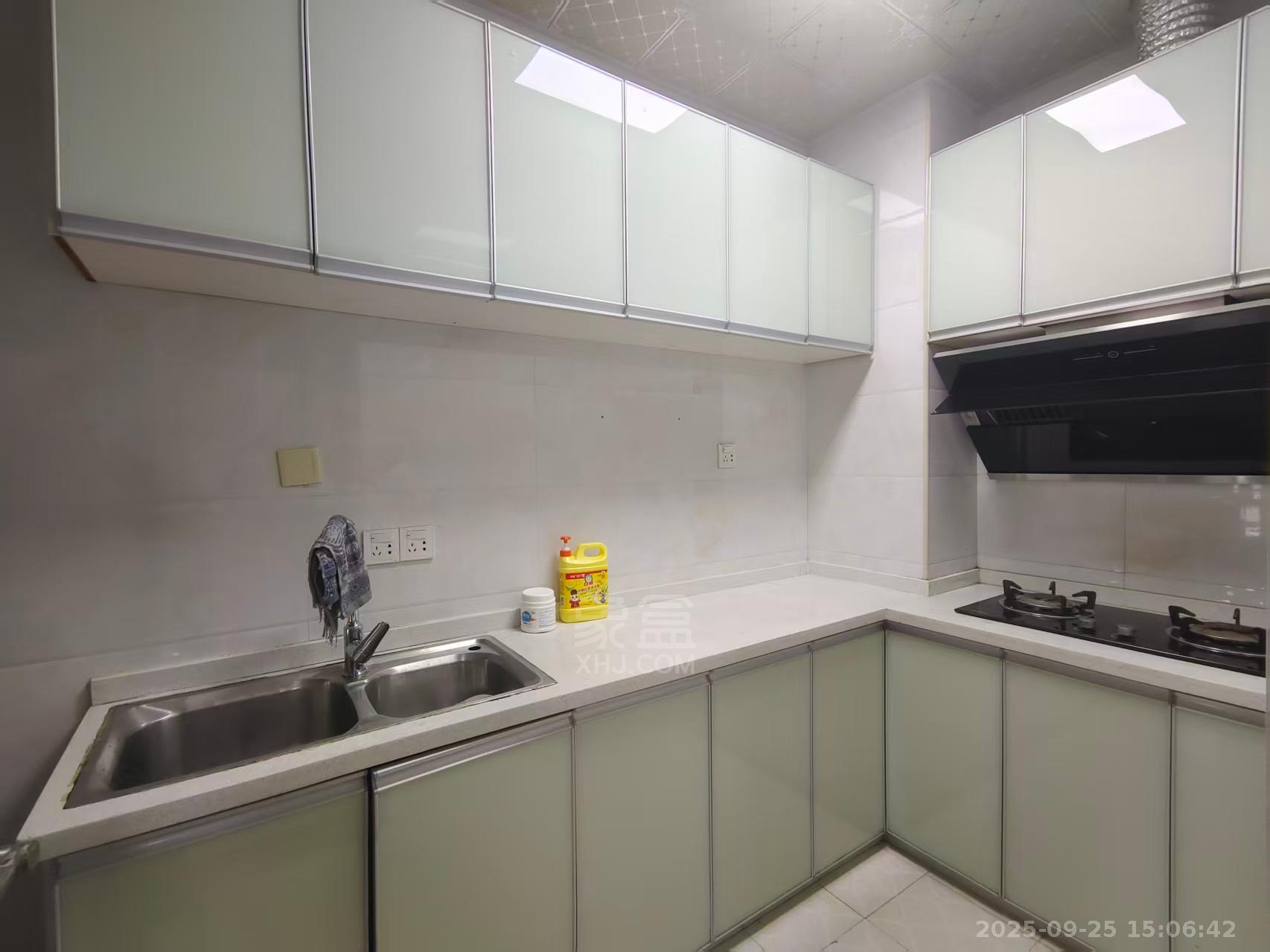 流金岁月-华晨国际 2室1厅1卫 1600.0元/月 流金岁月-华晨国际 2室1厅1卫 1600.0元/月室内图