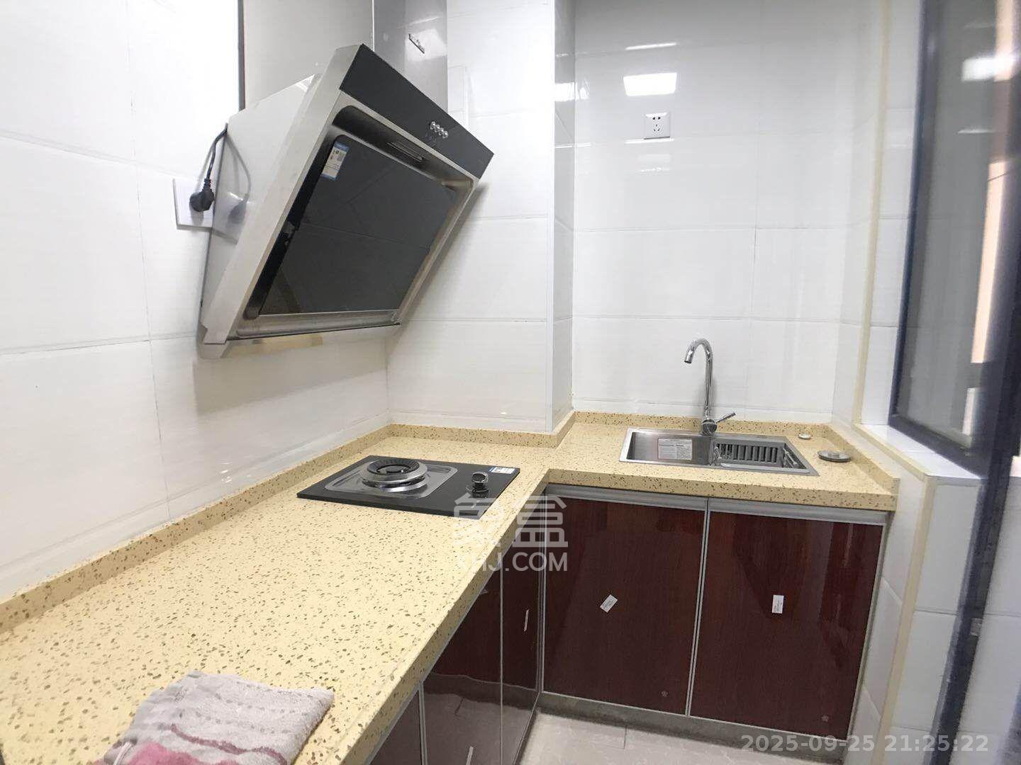 荣悦台 1室1厅1卫 2000.0元/月 荣悦台 1室1厅1卫 2000.0元/月室内图