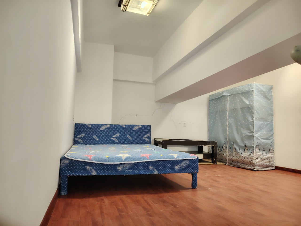 金水湾 1室1厅1卫 1300.0元/月 金水湾 1室1厅1卫 1300.0元/月室内图