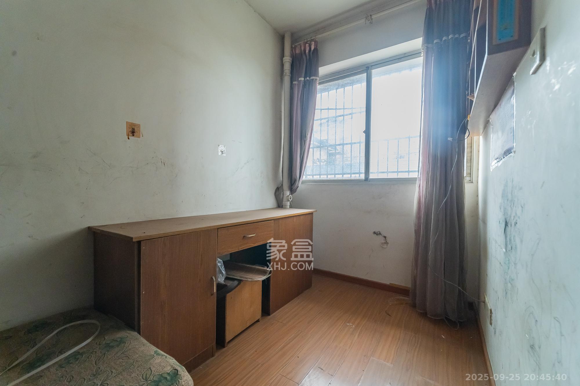 茶叶大市场“山水茗园”  2室2厅1卫    32.0万 茶叶大市场“山水茗园”  2室2厅1卫    32.0万阳台