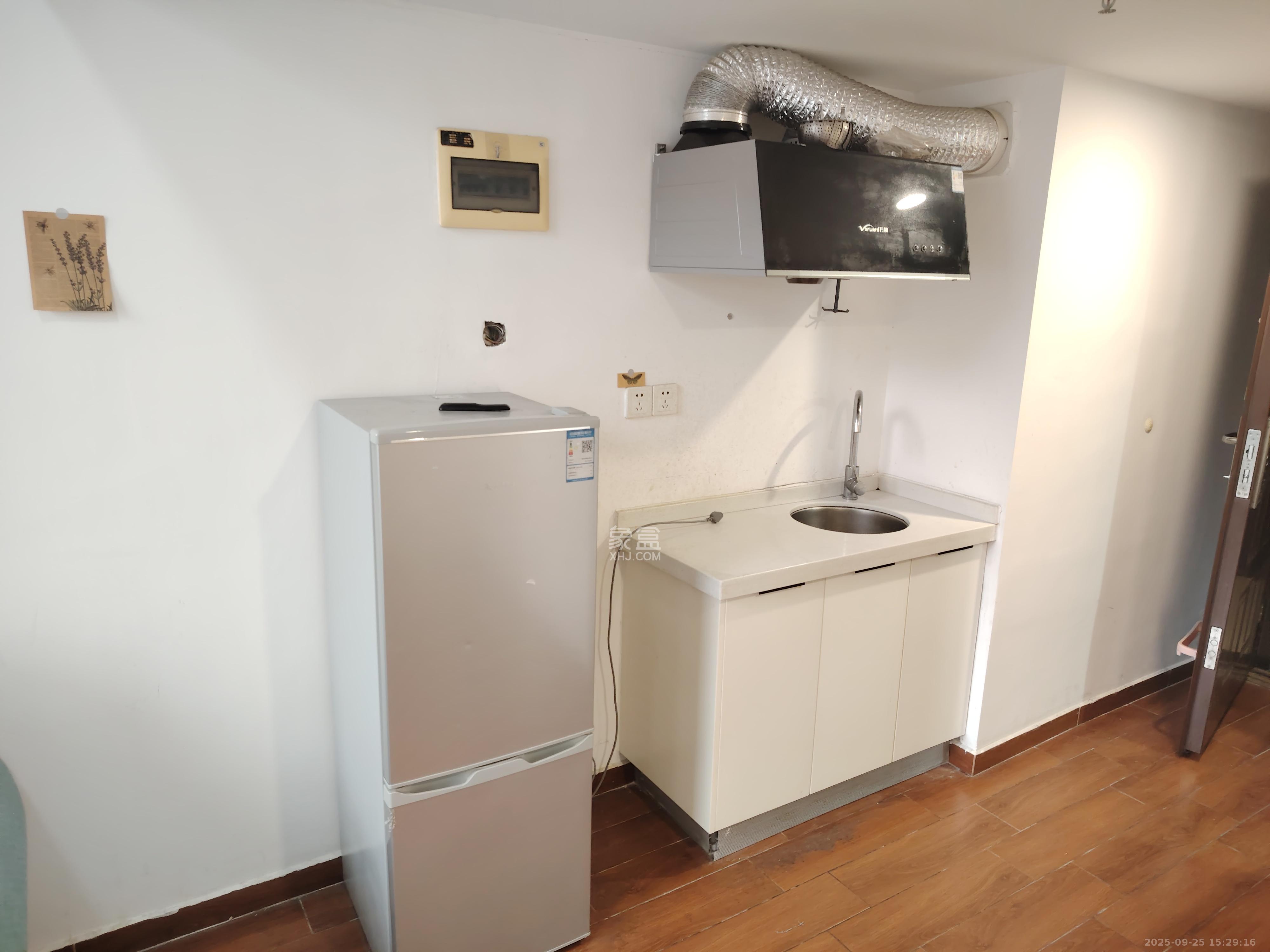 兰亭湾畔  1室1厅1卫    1500.0元/月室内图