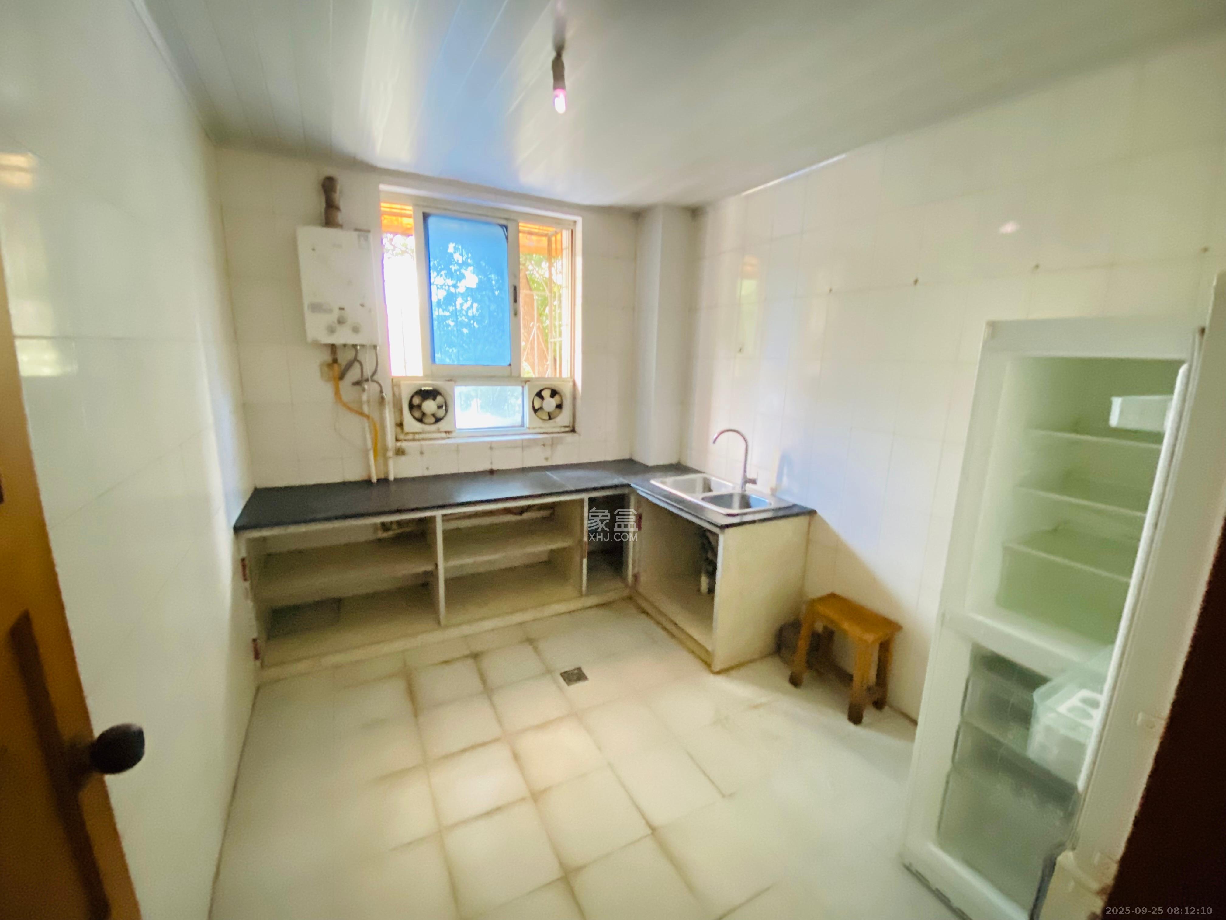 湖南第六工程有限公司机关小区(六公司机关大院) 3室1厅1卫 2800.0元/月 湖南第六工程有限公司机关小区(六公司机关大院) 3室1厅1卫 2800.0元/月室内图