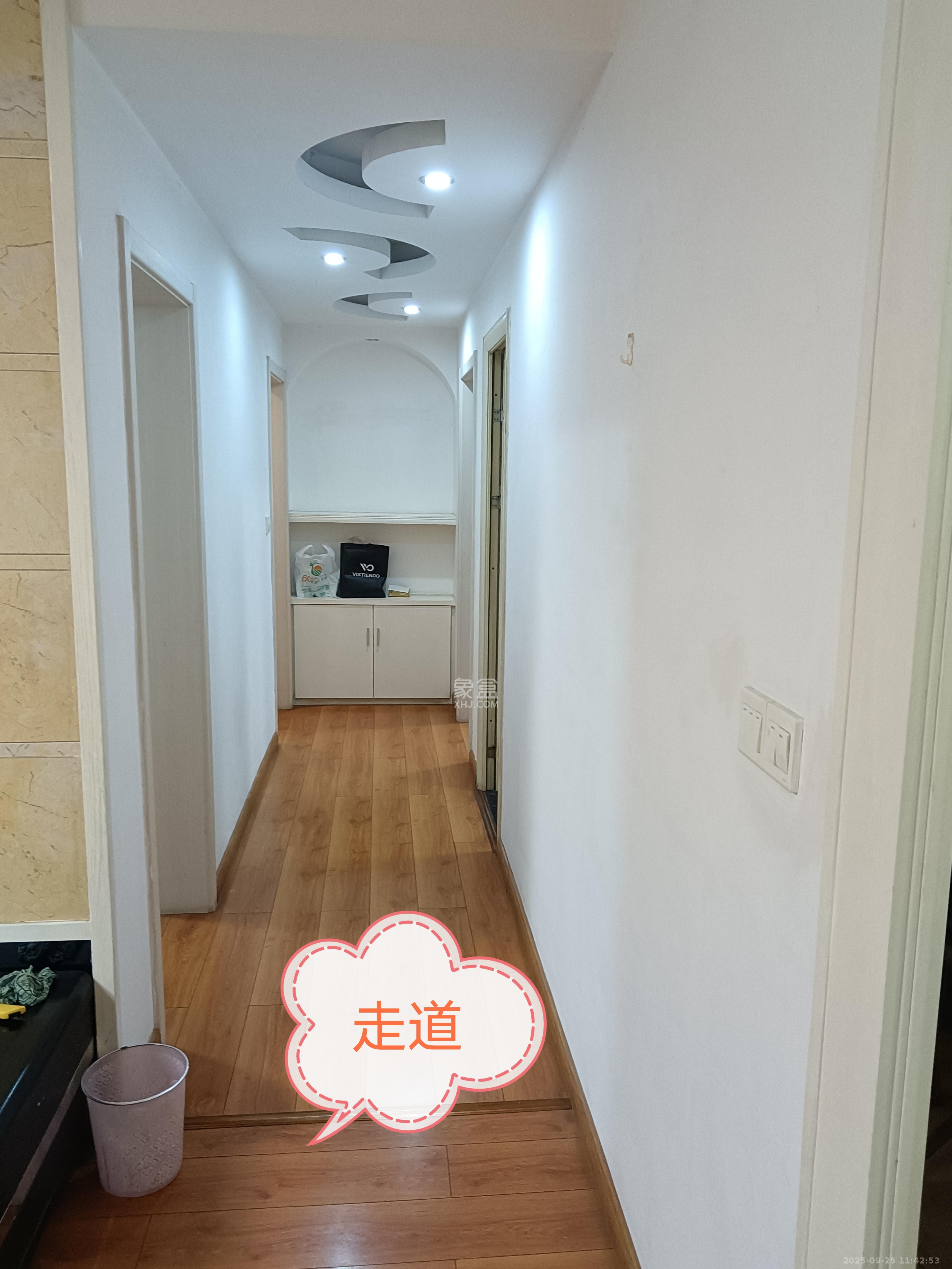 江河双水湾 3室2厅2卫 2700.0元/月 江河双水湾 3室2厅2卫 2700.0元/月室内图