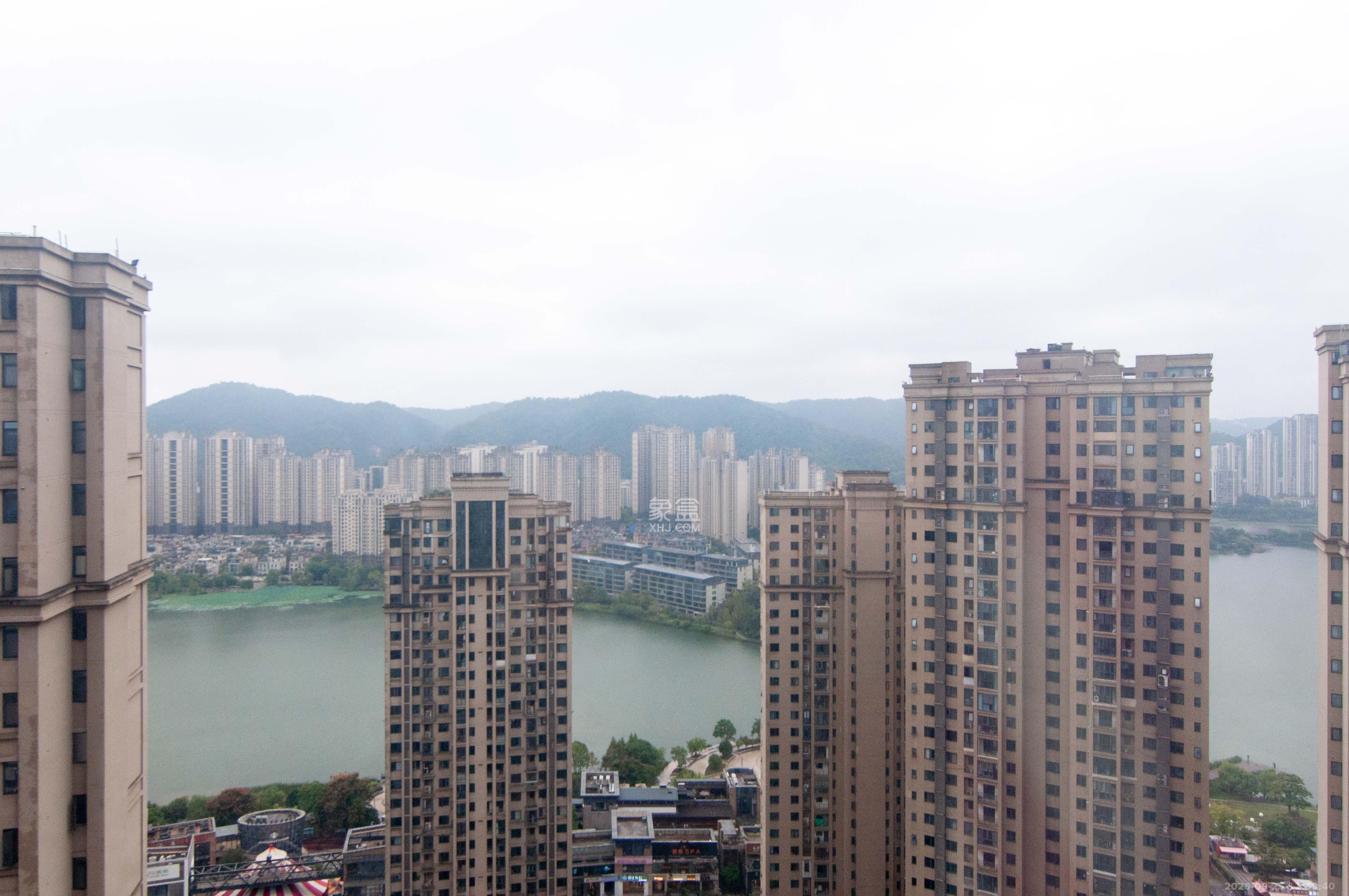 中建梅溪湖中心  3室2厅2卫    128.0万其他