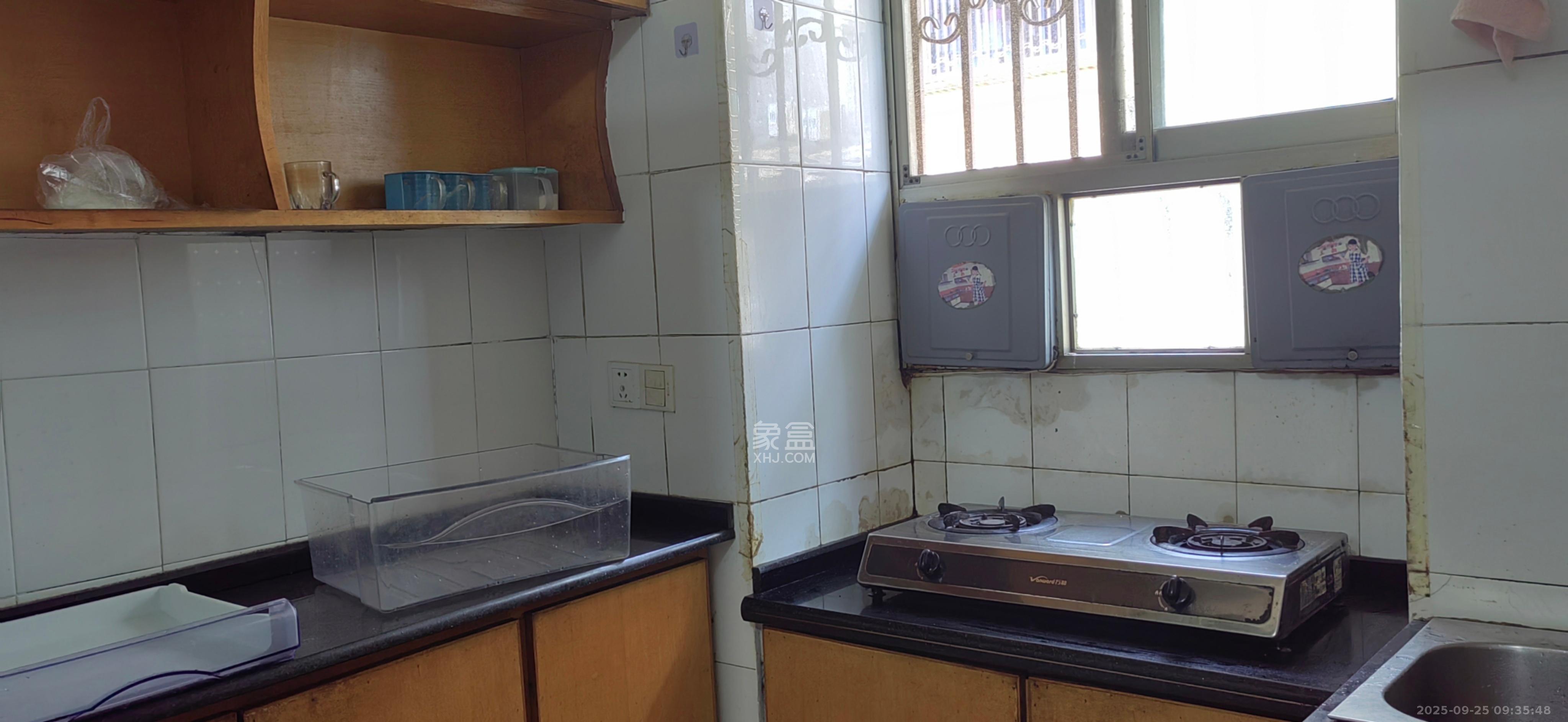 荷花园小区(安置房小区) 3室1厅1卫 1800.0元/月 荷花园小区(安置房小区) 3室1厅1卫 1800.0元/月室内图