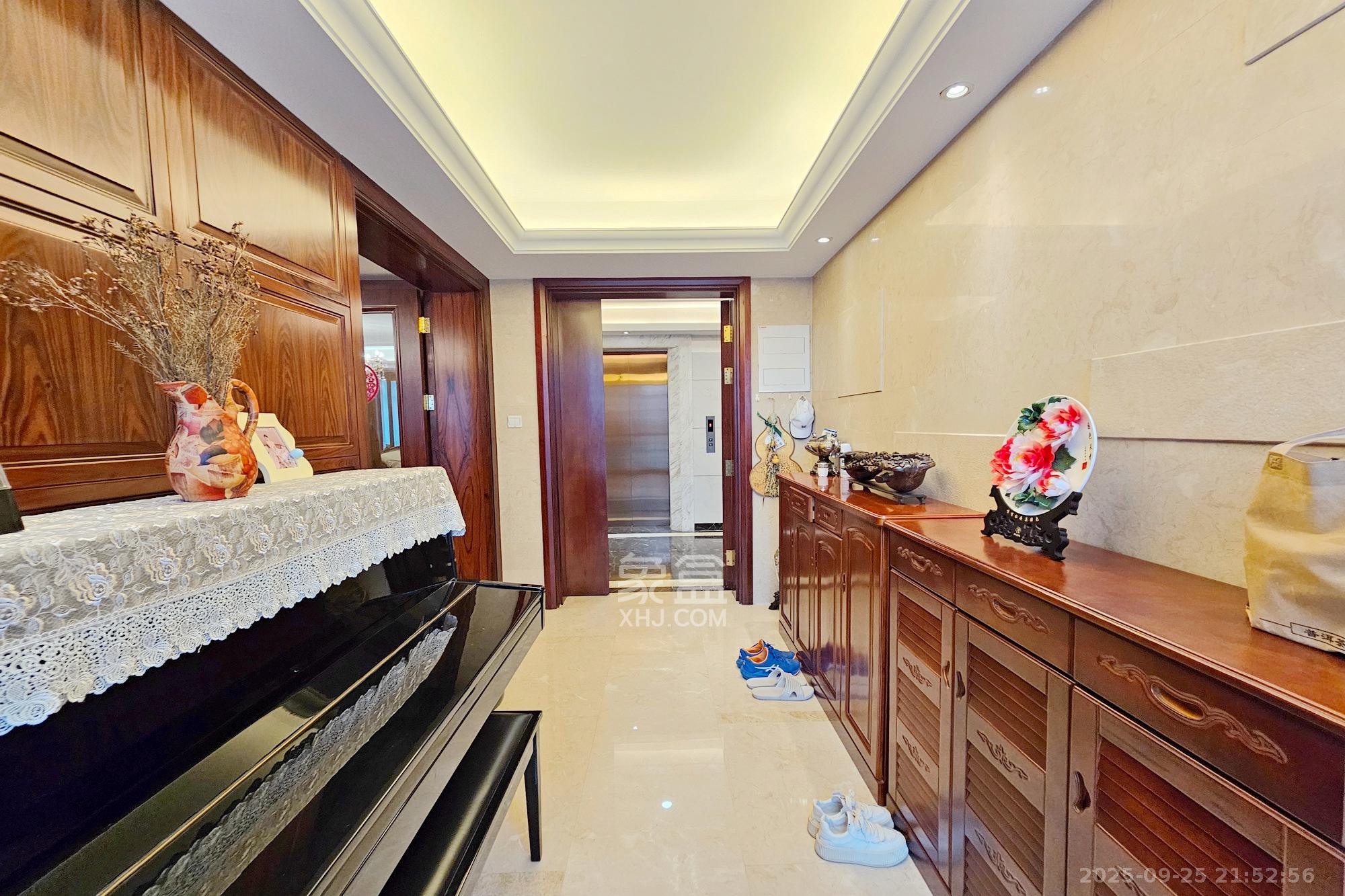 运达中央广场一、二期 3室2厅3卫 320.0万 运达中央广场一、二期 3室2厅3卫 320.0万其他