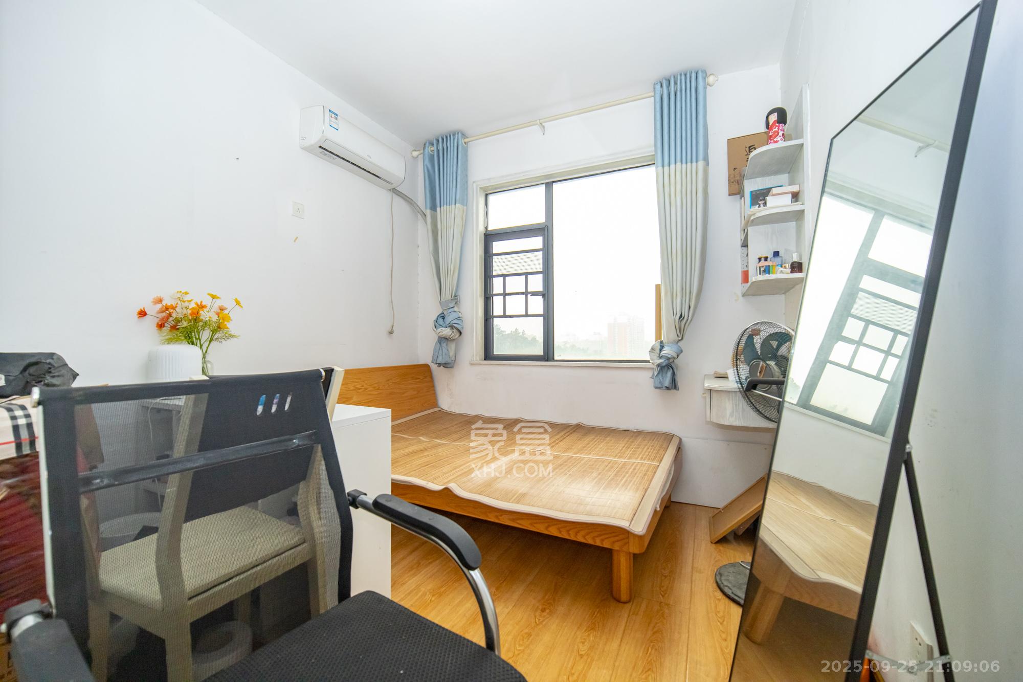 悦湖山  3室1厅1卫    64.0万卧室