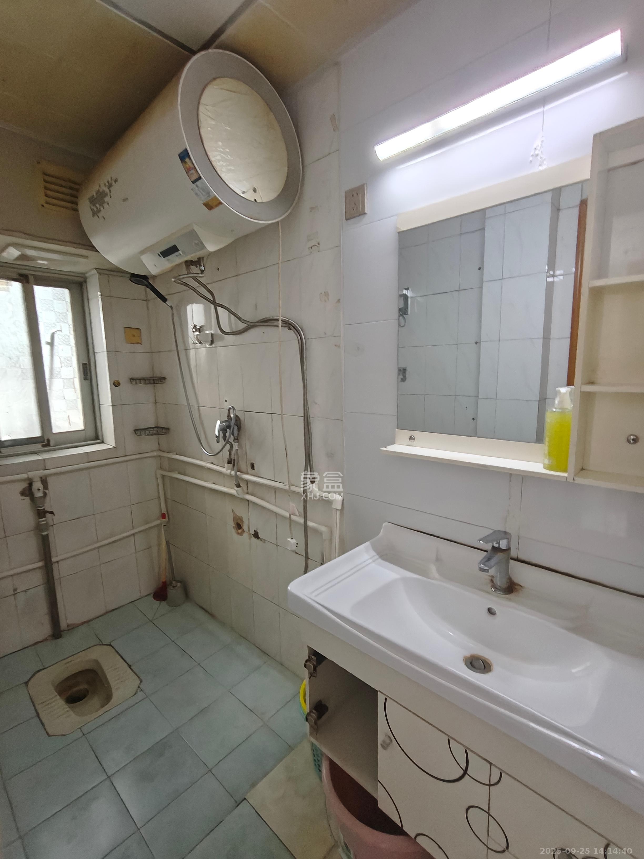 物资厅宿舍(五一大道) 3室1厅1卫 2500.0元/月 物资厅宿舍(五一大道) 3室1厅1卫 2500.0元/月室内图