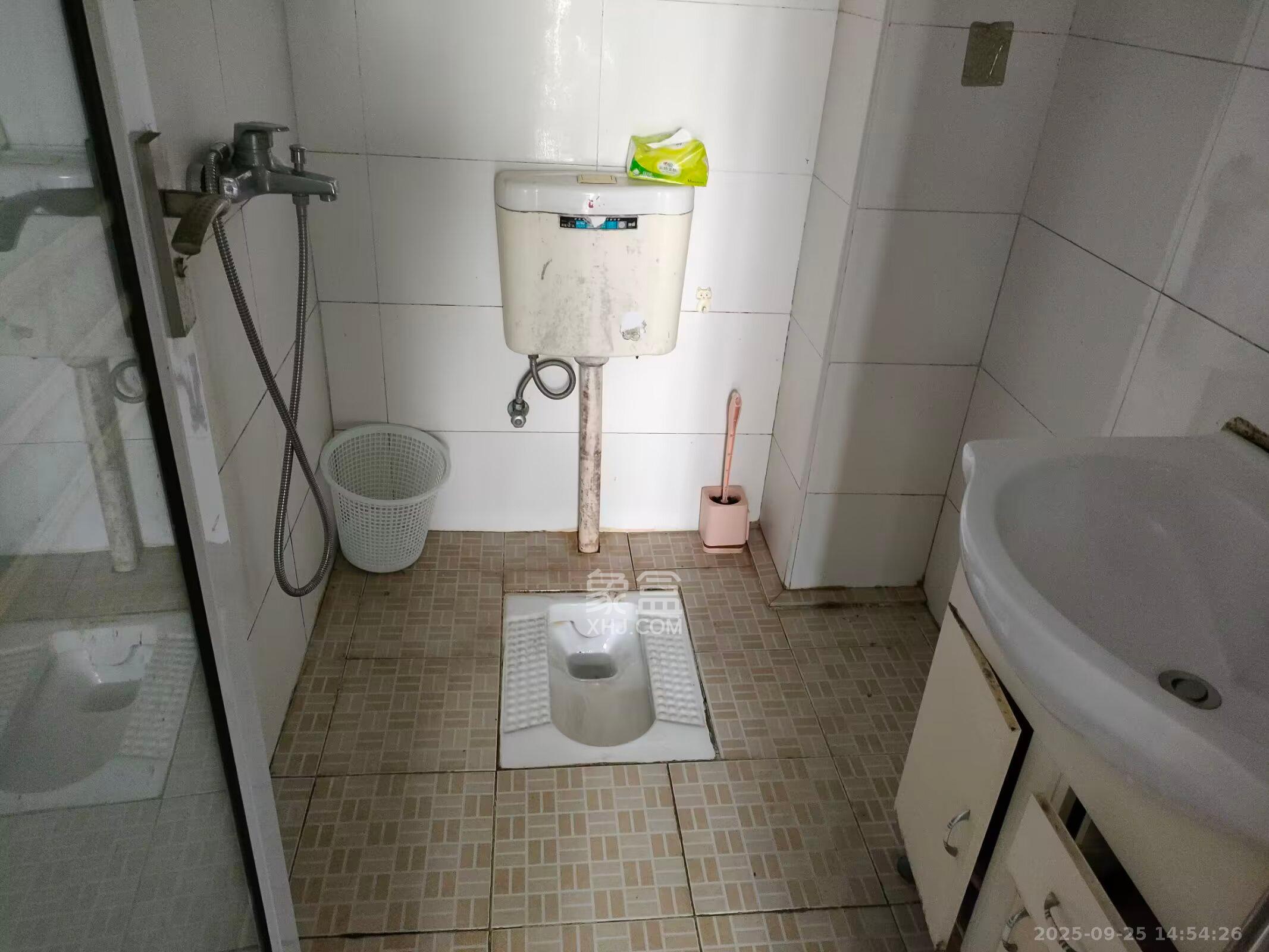 凯轩云顶  1室1厅1卫    1500.0元/月 凯轩云顶  1室1厅1卫    1500.0元/月室内图