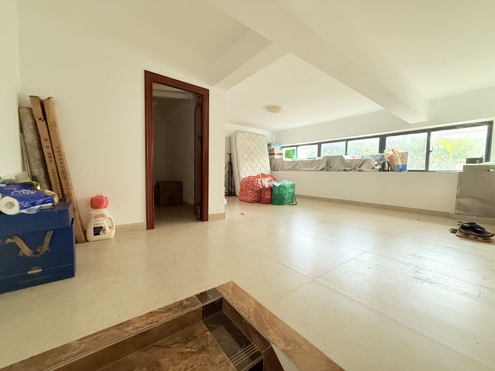 丹玺流泉 8室3厅3卫 12000.0元/月 丹玺流泉 8室3厅3卫 12000.0元/月室内图