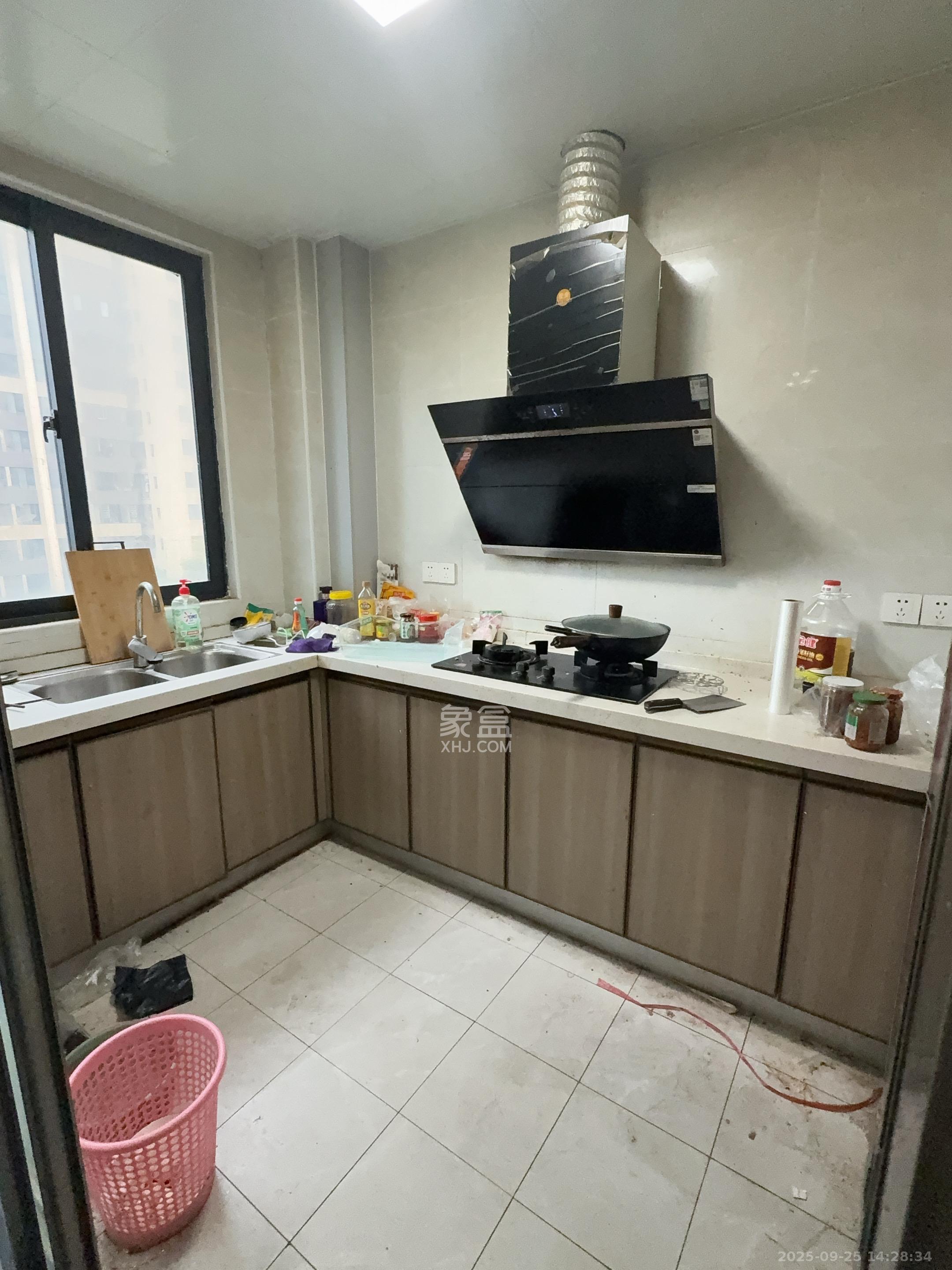 长房云时代 4室2厅1卫 3000.0元/月 长房云时代 4室2厅1卫 3000.0元/月室内图