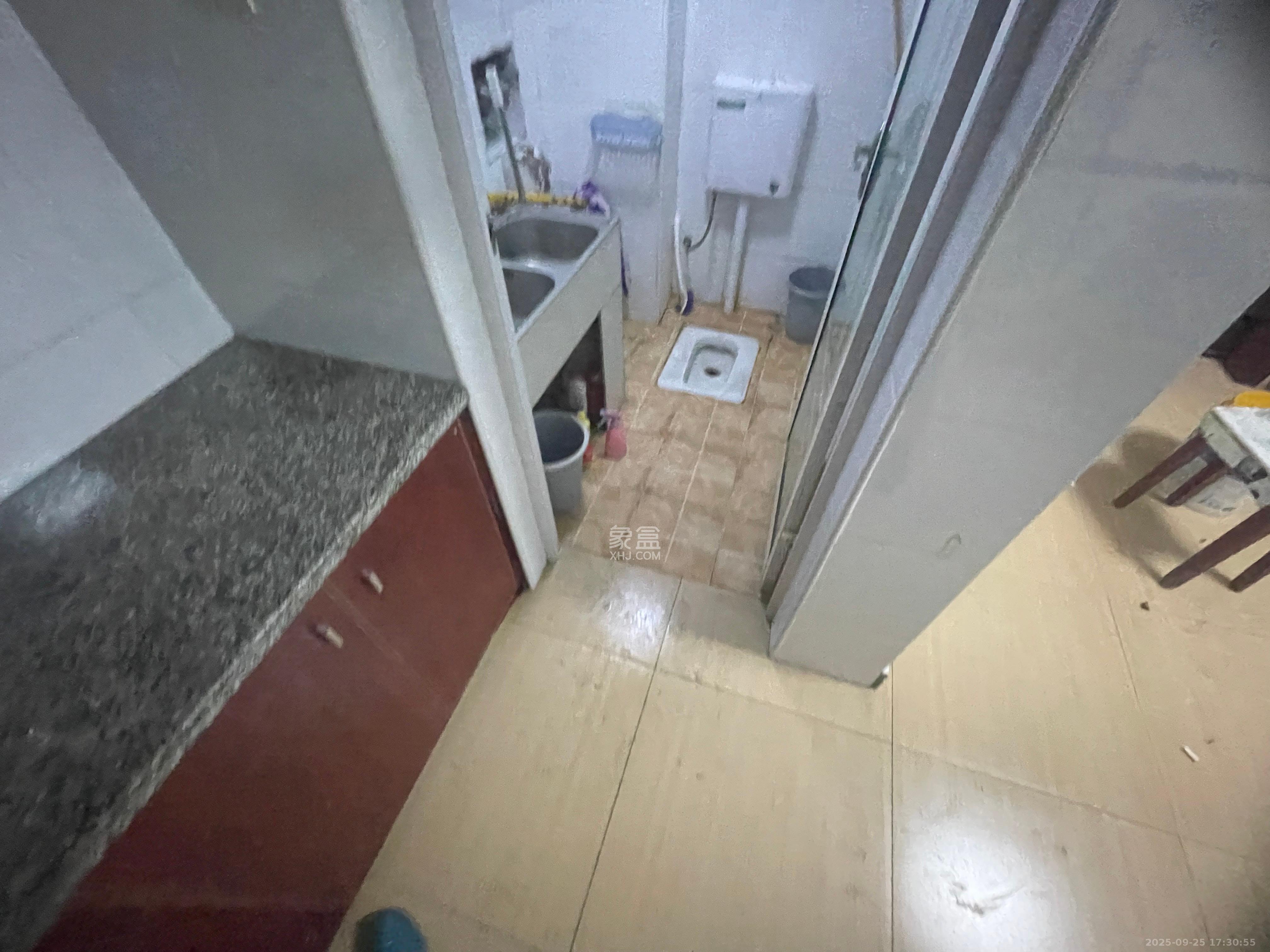 家龙湾小区(人民西路155号) 1室1厅1卫 1100.0元/月 家龙湾小区(人民西路155号) 1室1厅1卫 1100.0元/月室内图