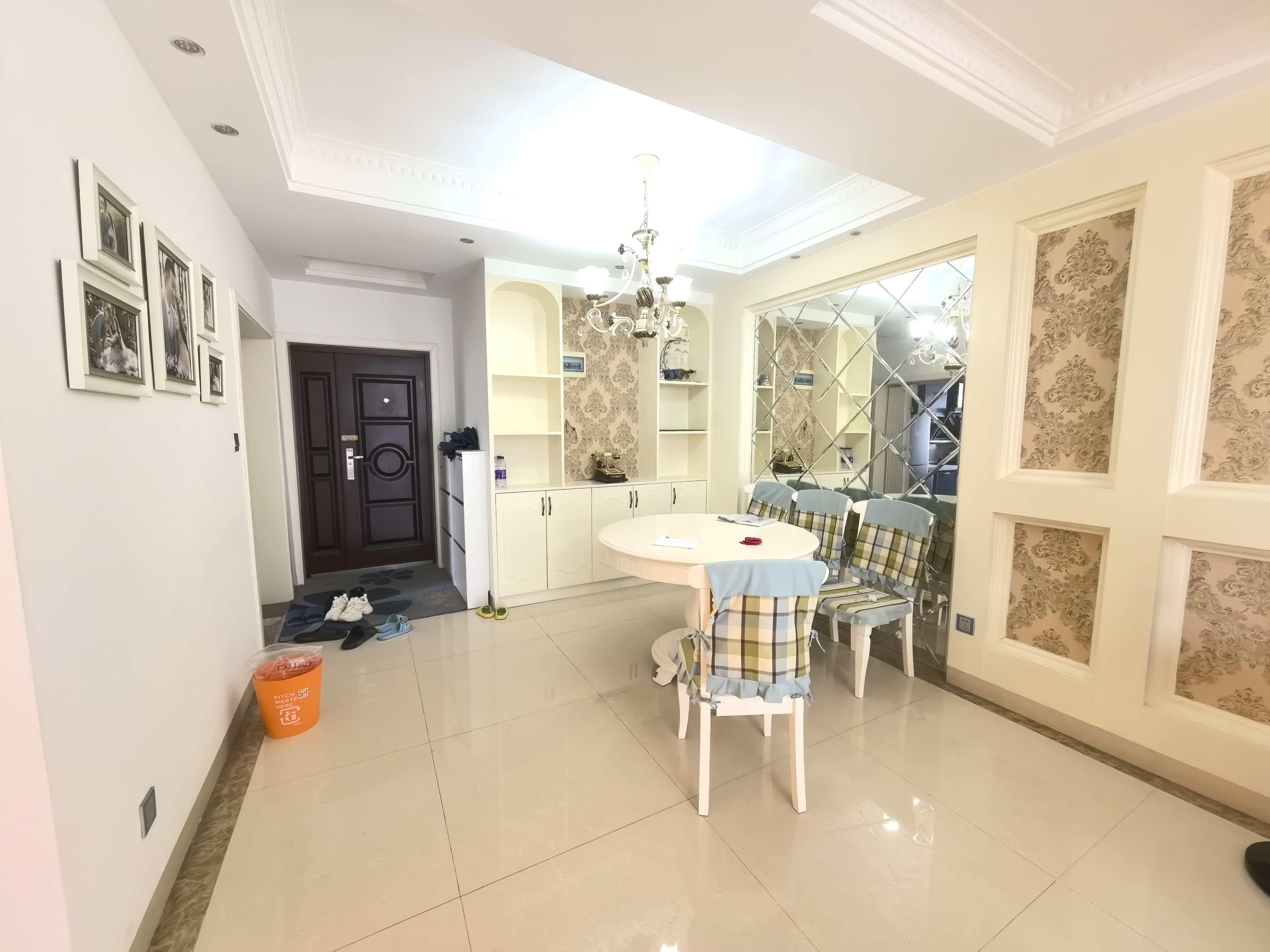 梓山湖领御  1室1厅1卫    42.8万客厅