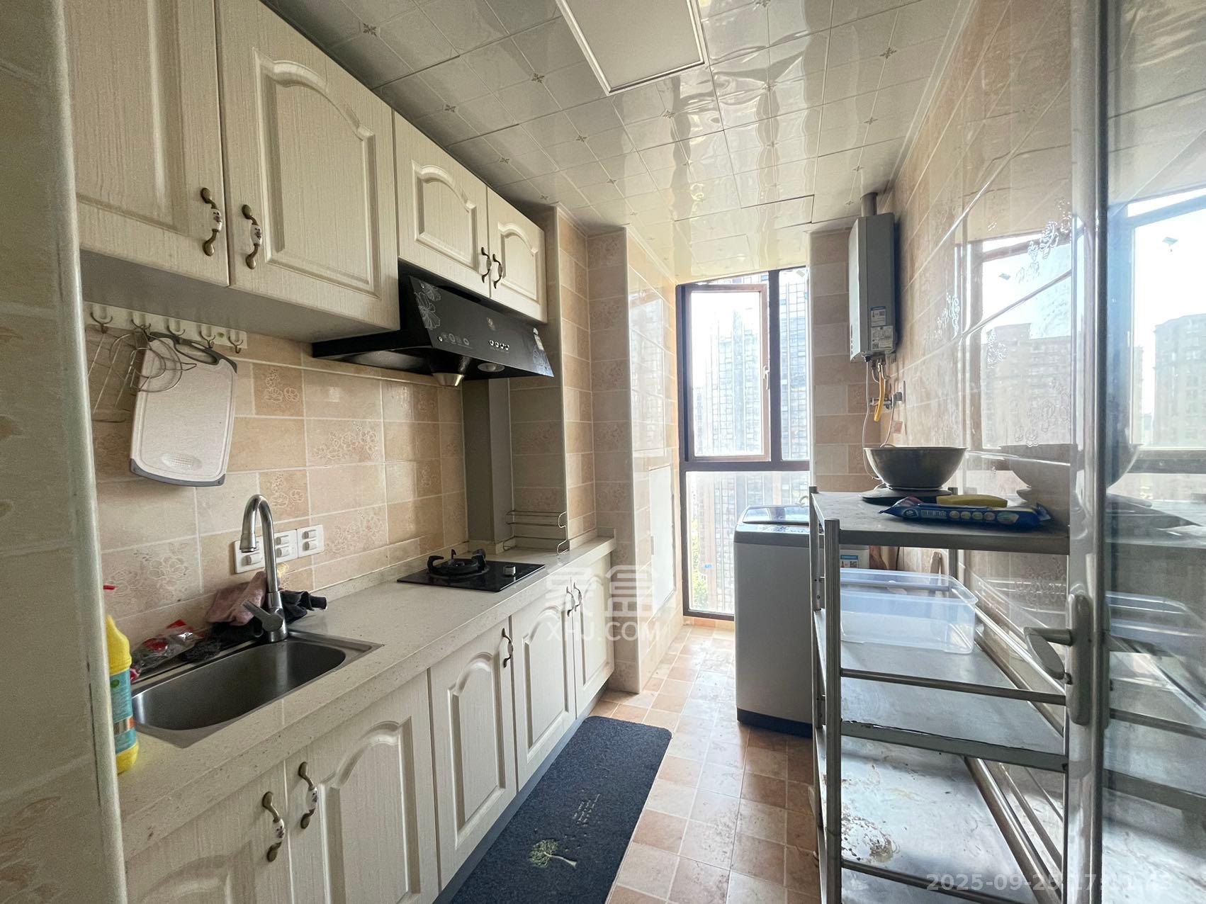 第六都(陆都小区) 1室1厅1卫 2100.0元/月 第六都(陆都小区) 1室1厅1卫 2100.0元/月室内图