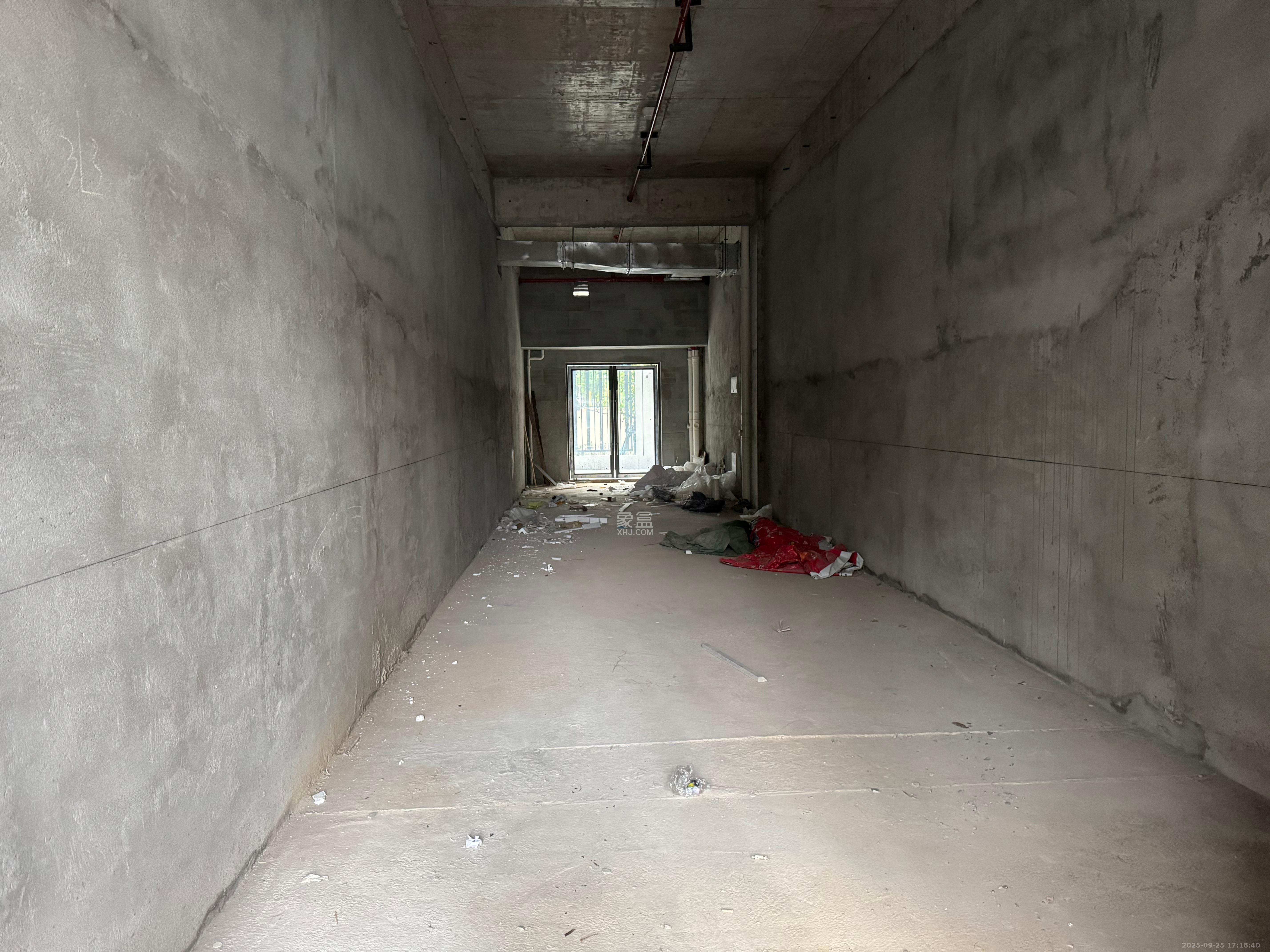 金地峯范   58.0㎡      8000.0元/月室内图