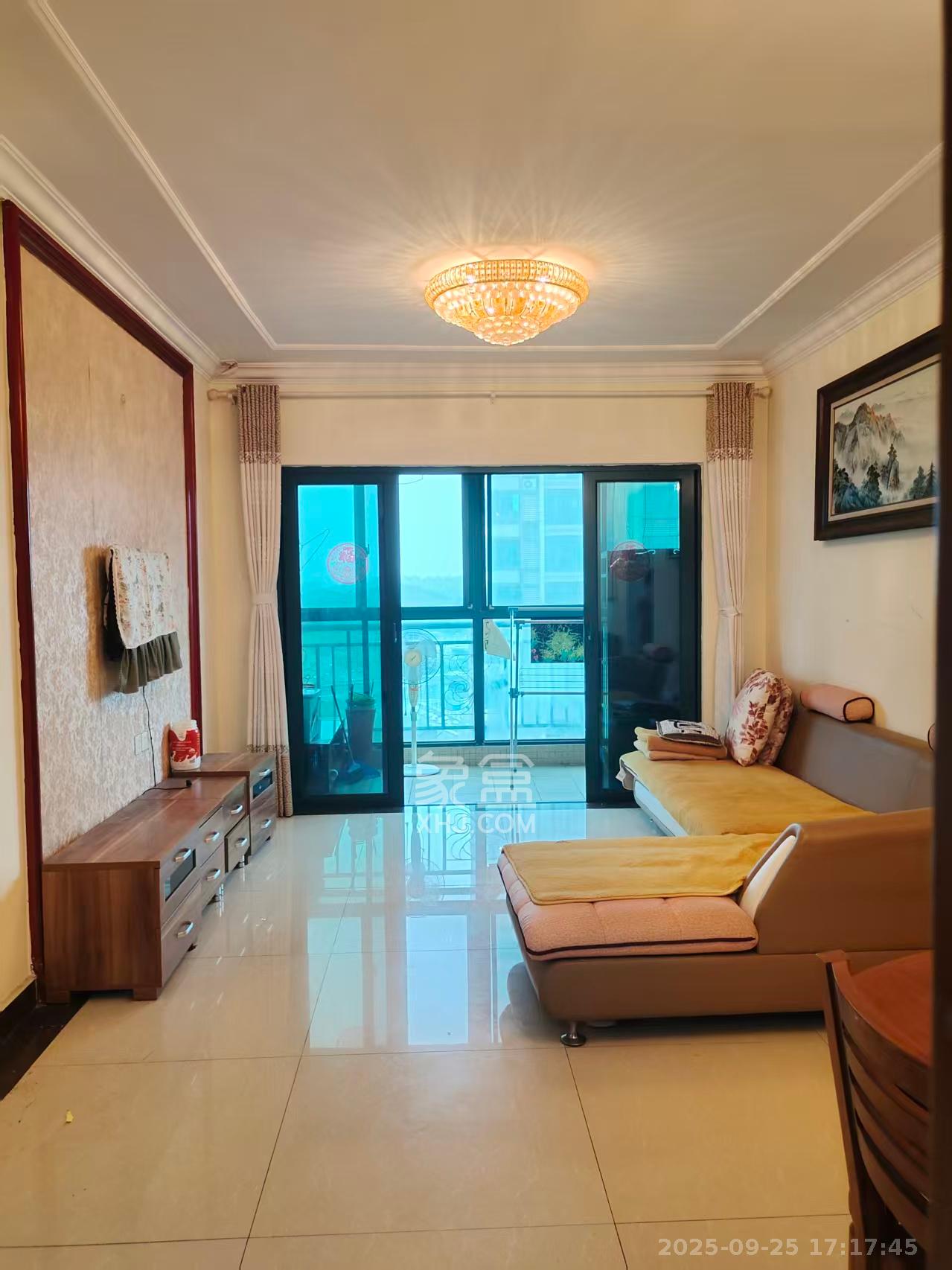 恒大华府 3室2厅1卫 2300.0元/月 恒大华府 3室2厅1卫 2300.0元/月室内图