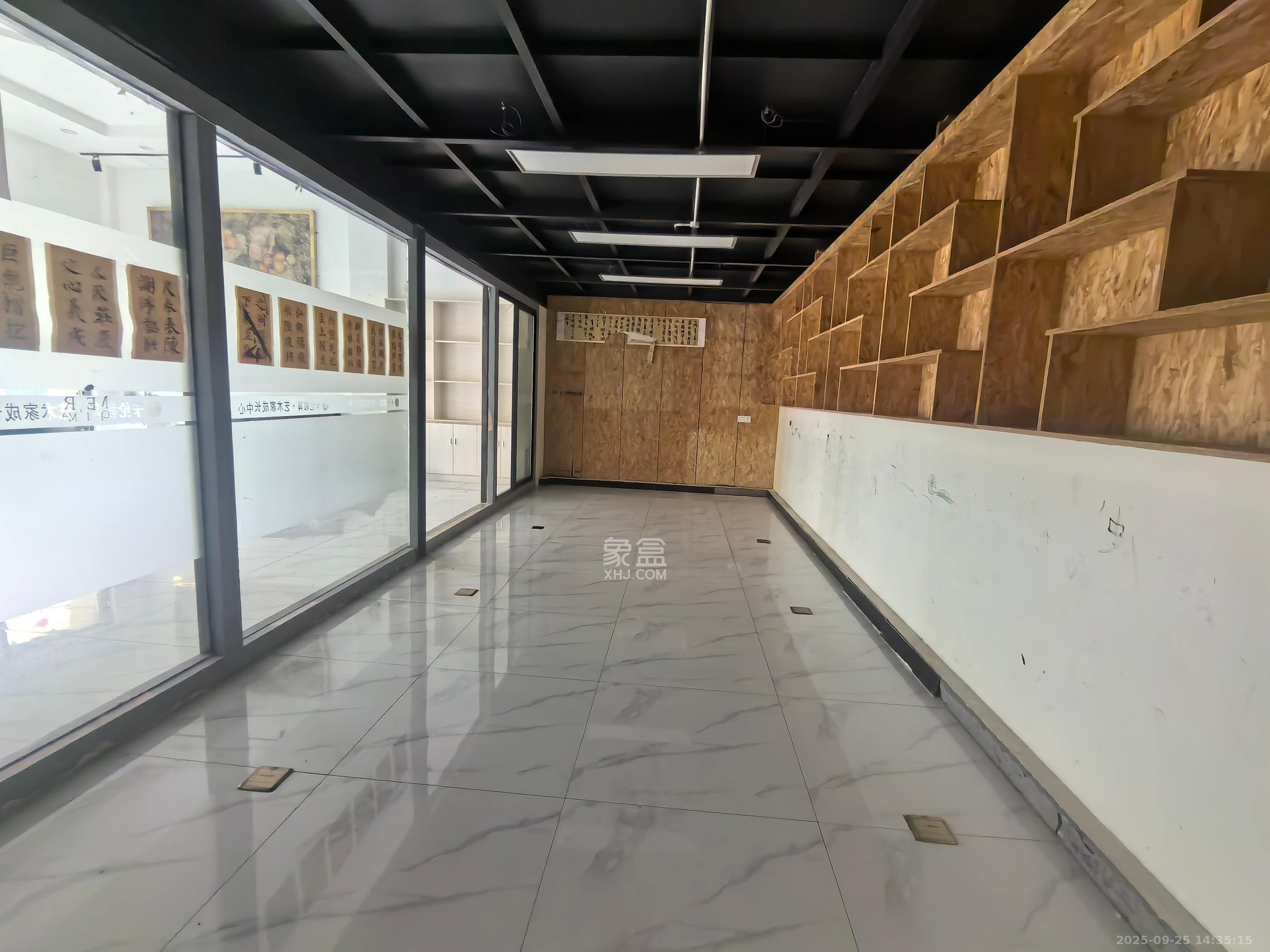 万科金域华府三四期   246.0㎡      10000.0元/月室内图