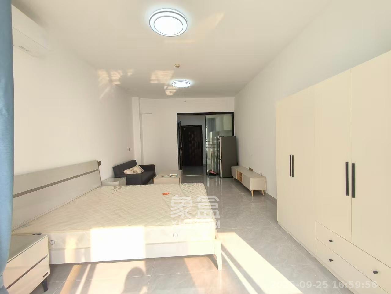 万科魅力之城  1室1厅1卫    1500.0元/月