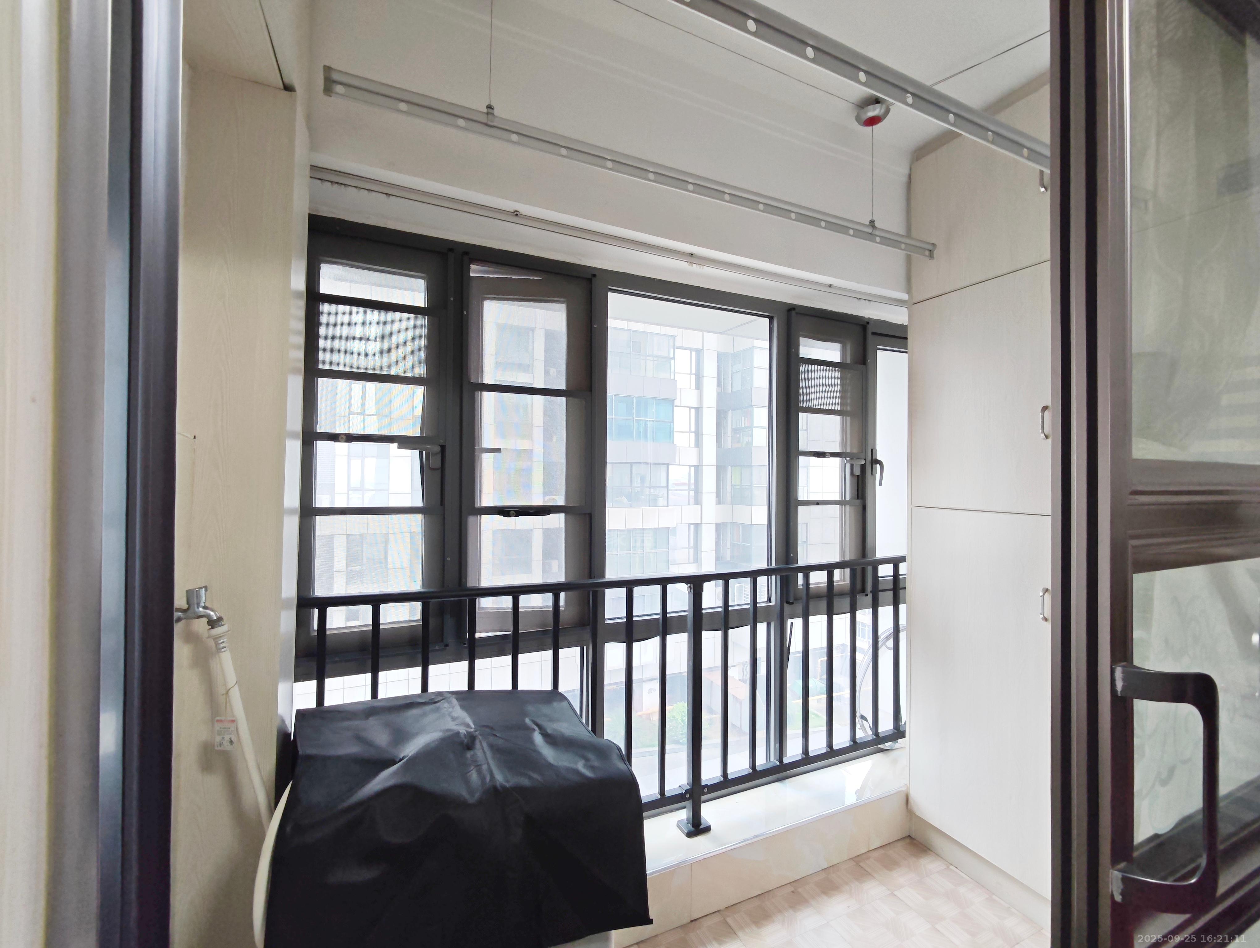 大汉希尔顿  2室2厅1卫    2000.0元/月 大汉希尔顿  2室2厅1卫    2000.0元/月室内图