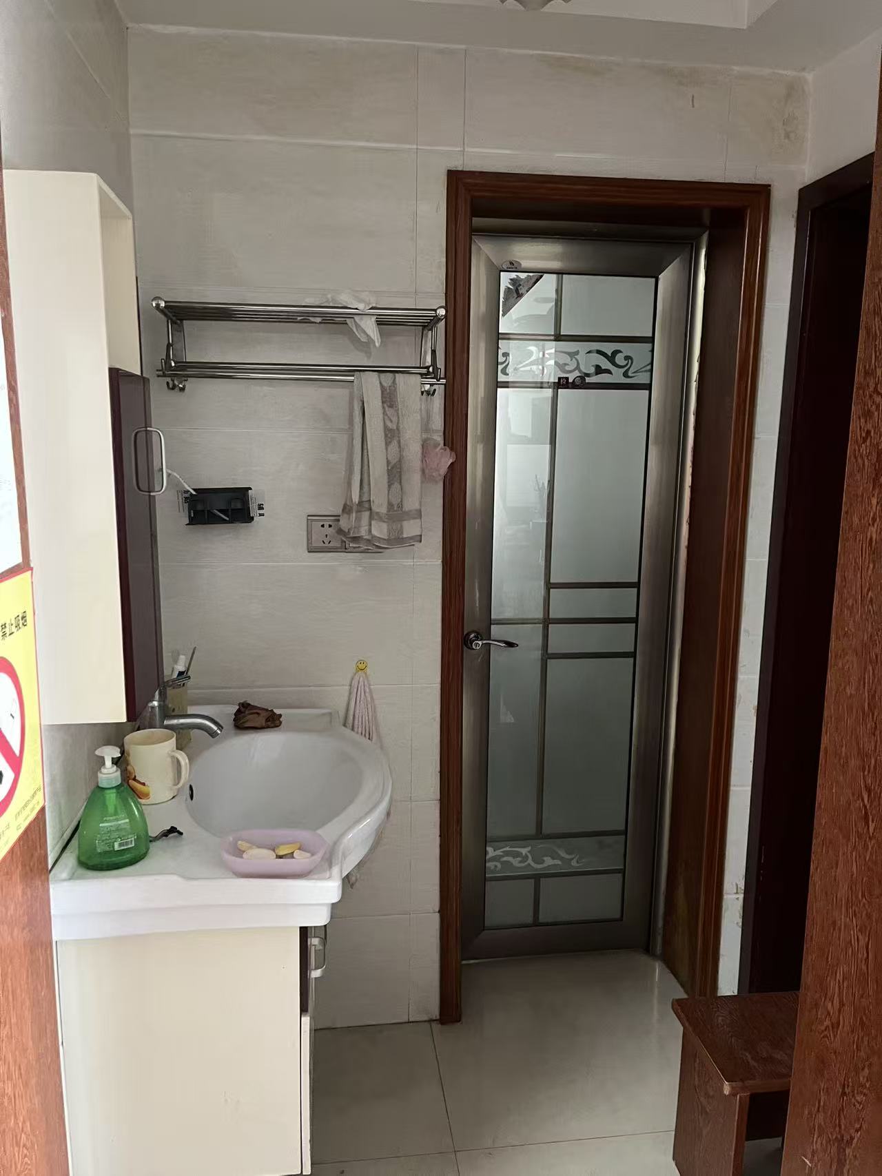 逸臣广场 2室2厅1卫 1600.0元/月 逸臣广场 2室2厅1卫 1600.0元/月室内图