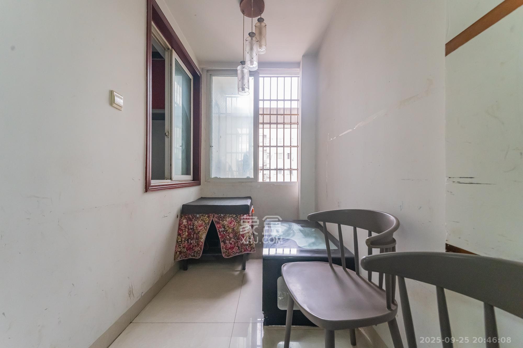 锦璨家园  2室2厅1卫    39.8万 锦璨家园  2室2厅1卫    39.8万阳台