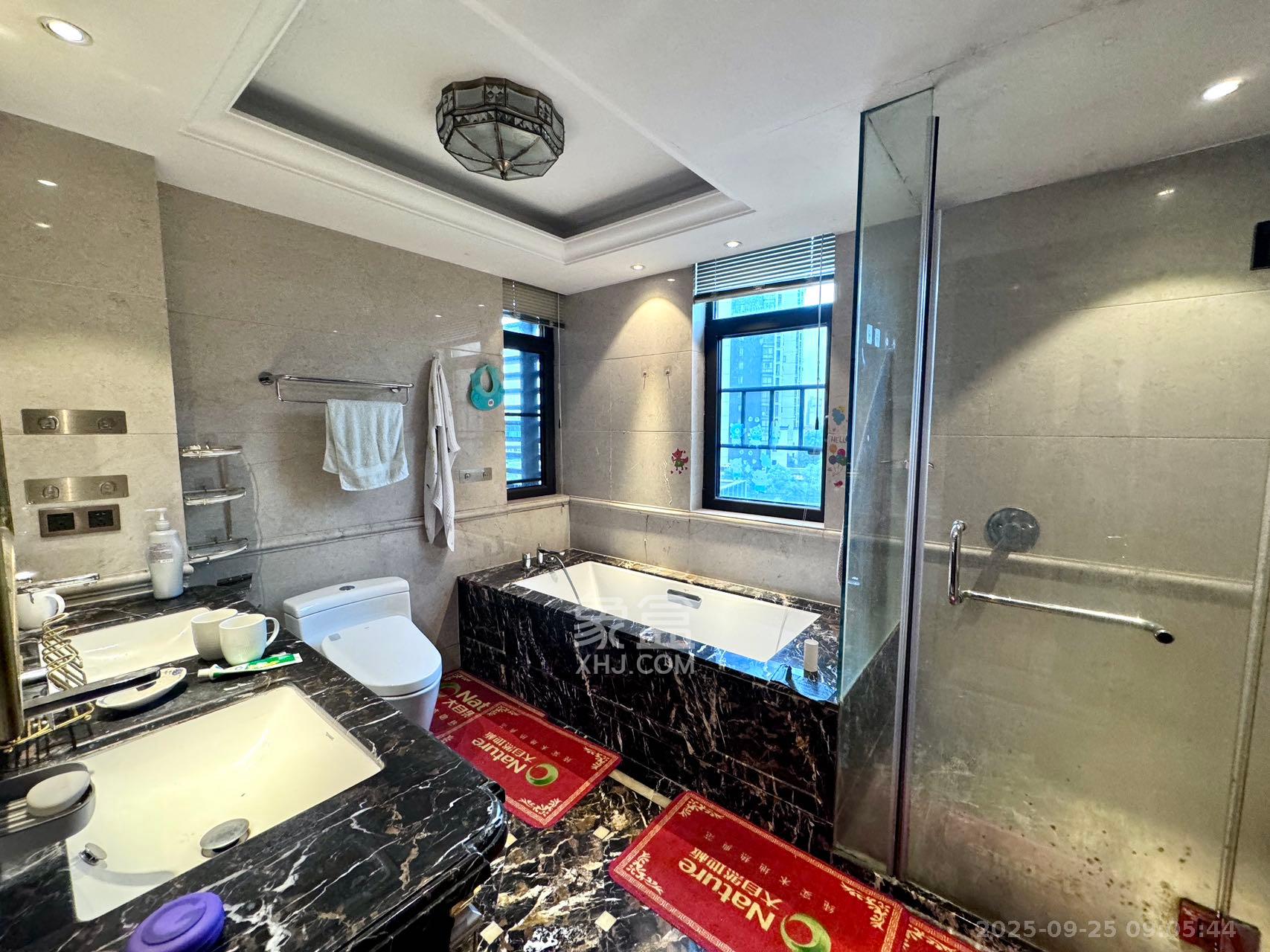 运达中央广场一、二期 3室2厅2卫 7000.0元/月 运达中央广场一、二期 3室2厅2卫 7000.0元/月室内图