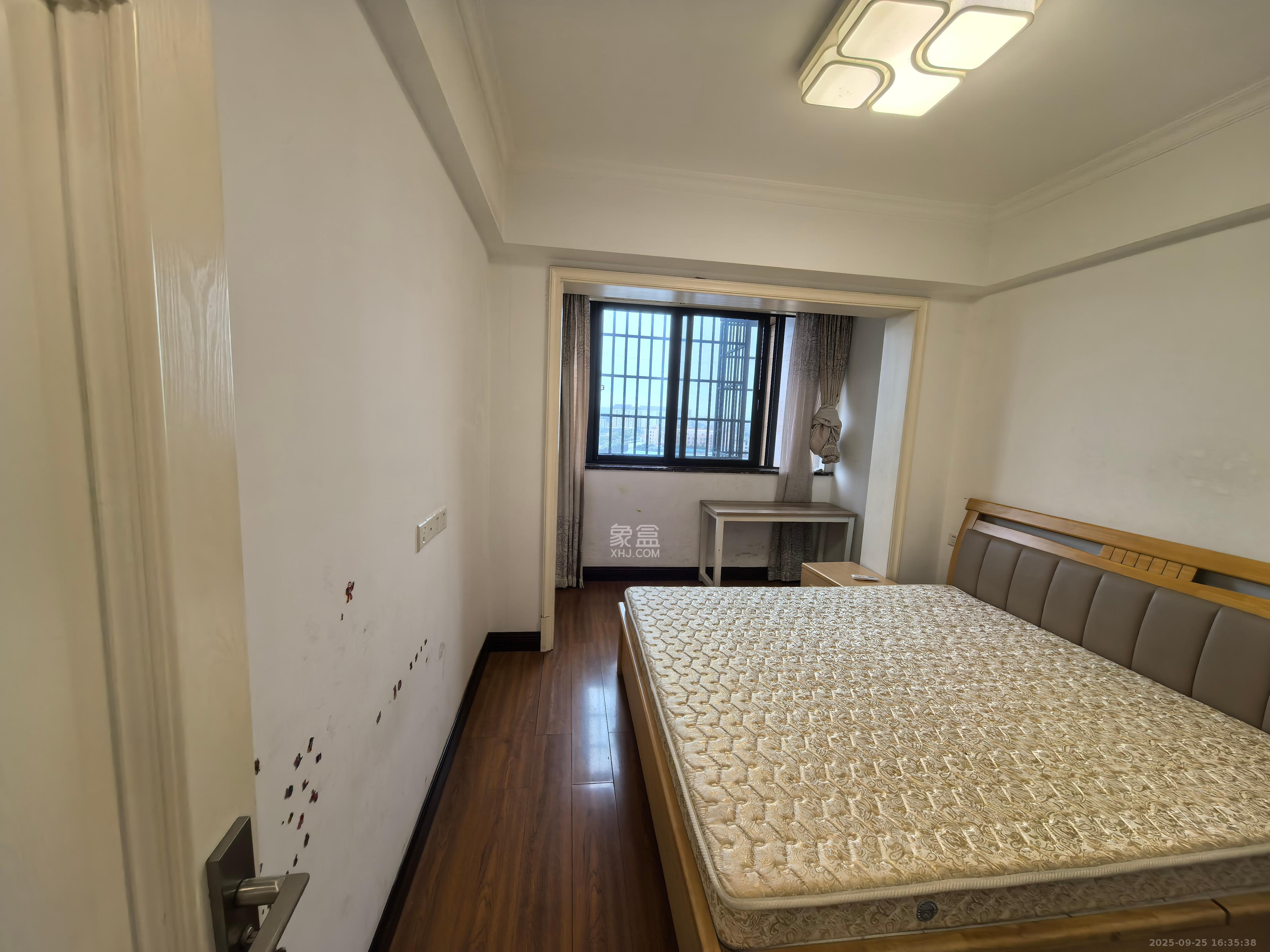 中信凯旋城（中信新城四期）  4室2厅2卫    2400.0元/月室内图