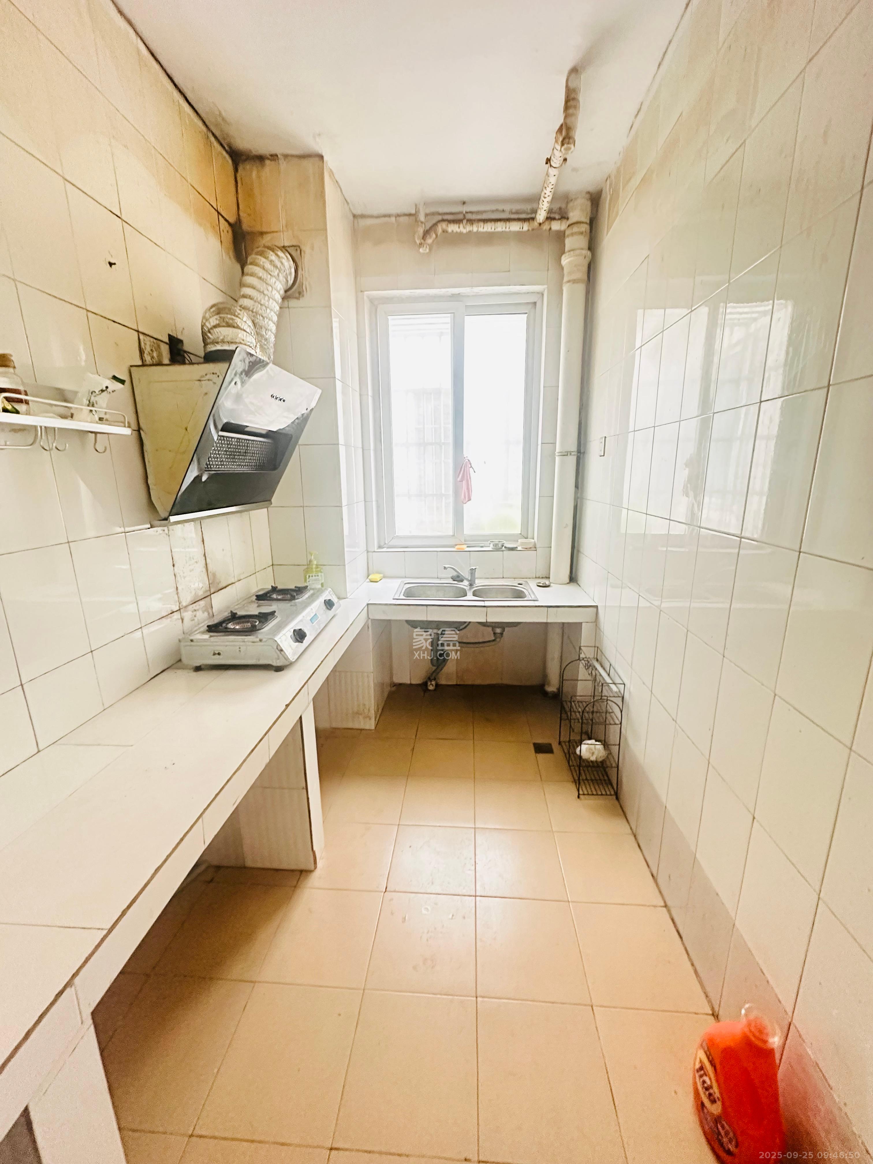 圣力华苑 1室1厅1卫 1150.0元/月 圣力华苑 1室1厅1卫 1150.0元/月室内图