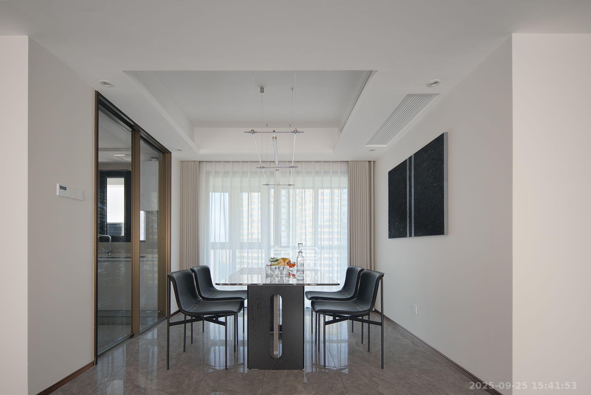 滨江府1913  4室2厅3卫    11500.0元/月室内图