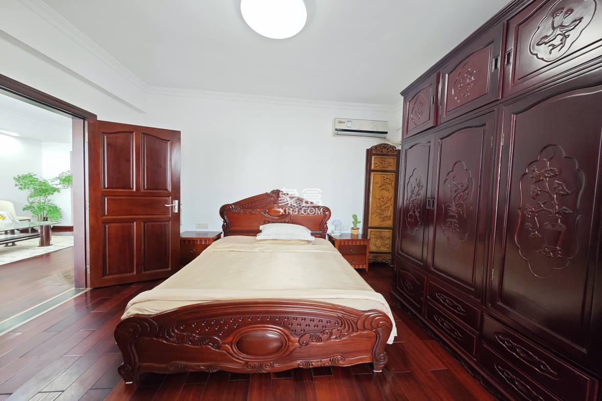 丽都花园 3室2厅2卫 126.0万 丽都花园 3室2厅2卫 126.0万客厅