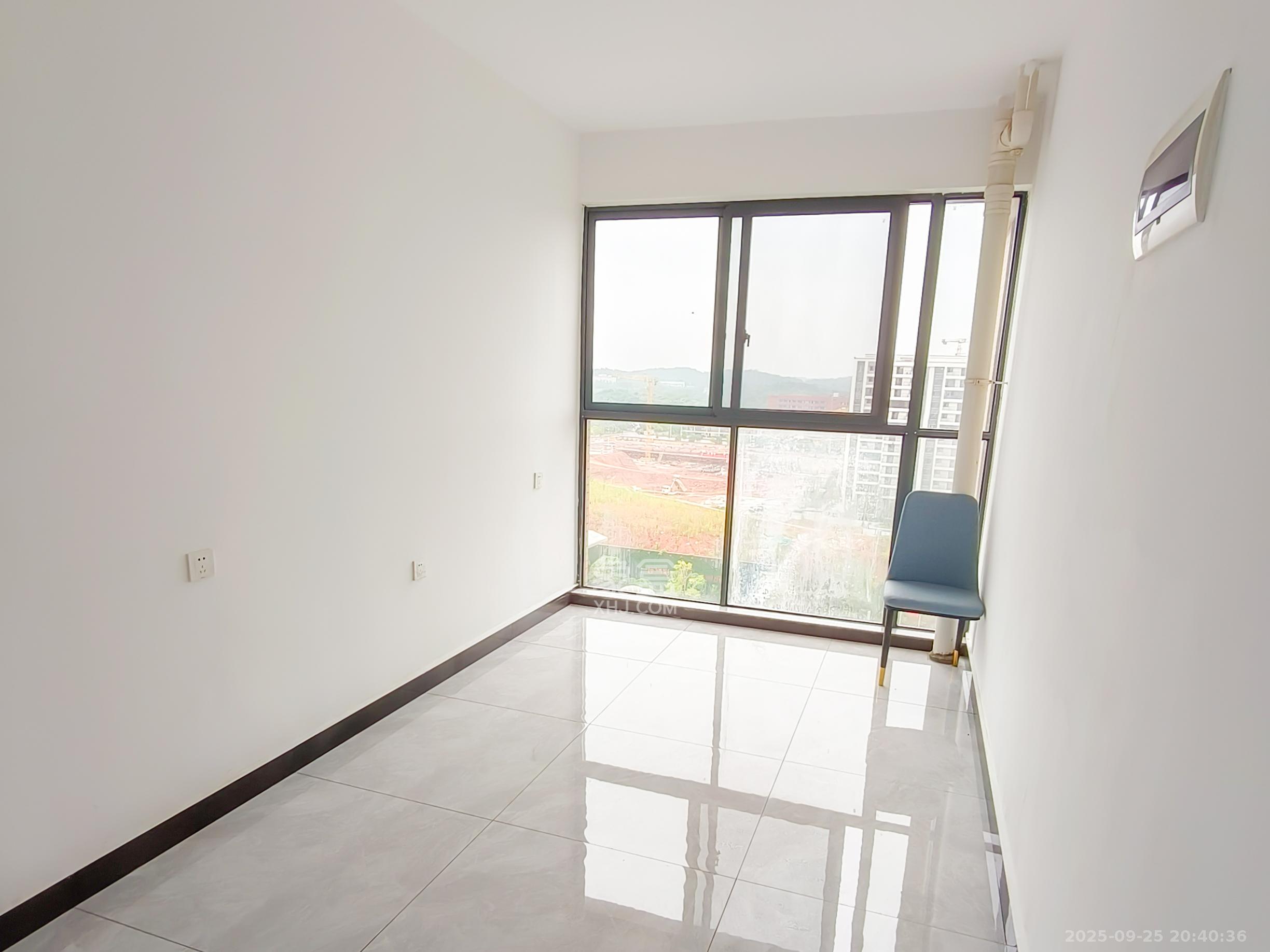 盛地领航城  4室2厅2卫    69.8万卧室