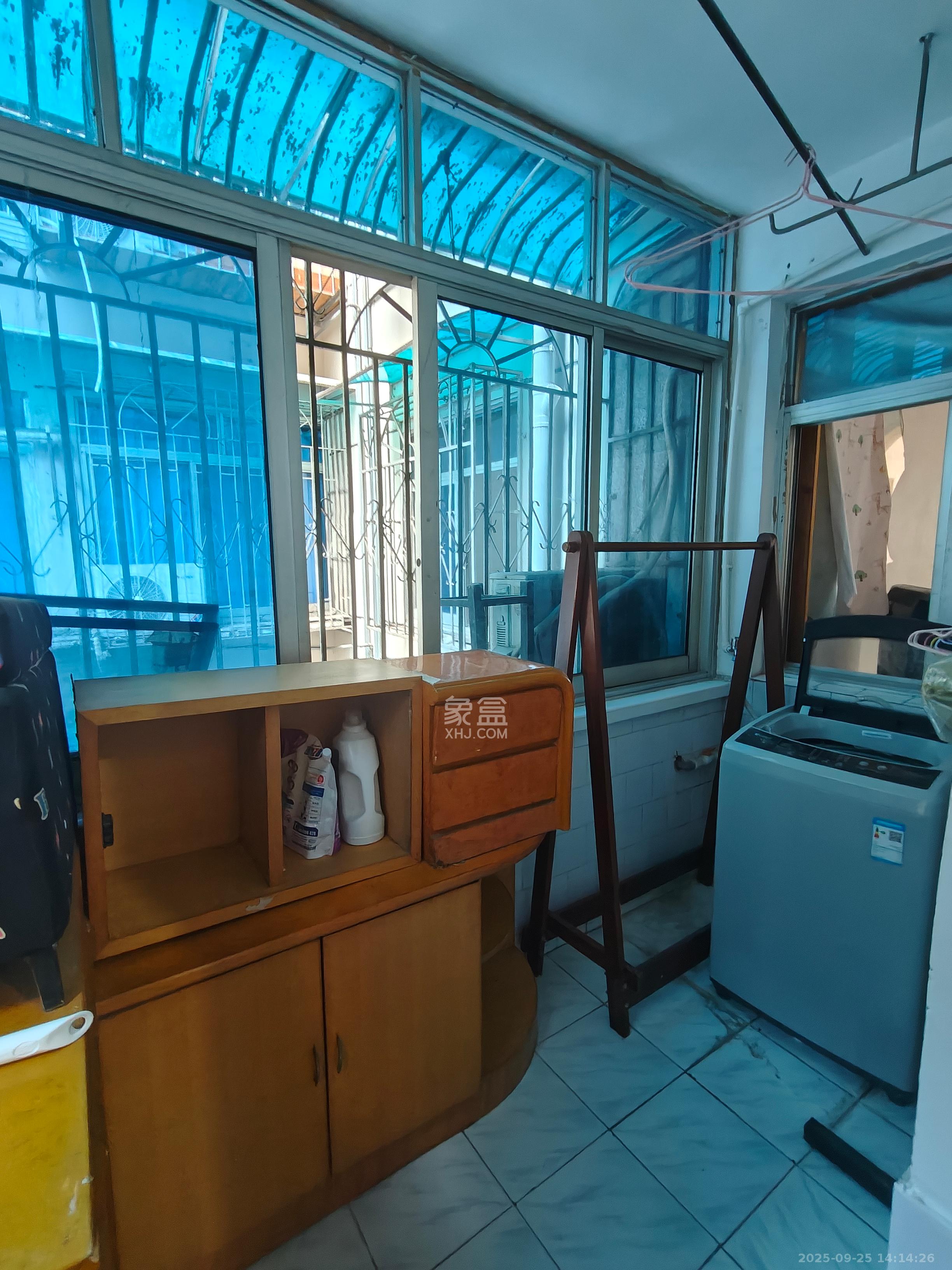 物资厅宿舍(五一大道) 3室1厅1卫 2500.0元/月 物资厅宿舍(五一大道) 3室1厅1卫 2500.0元/月室内图