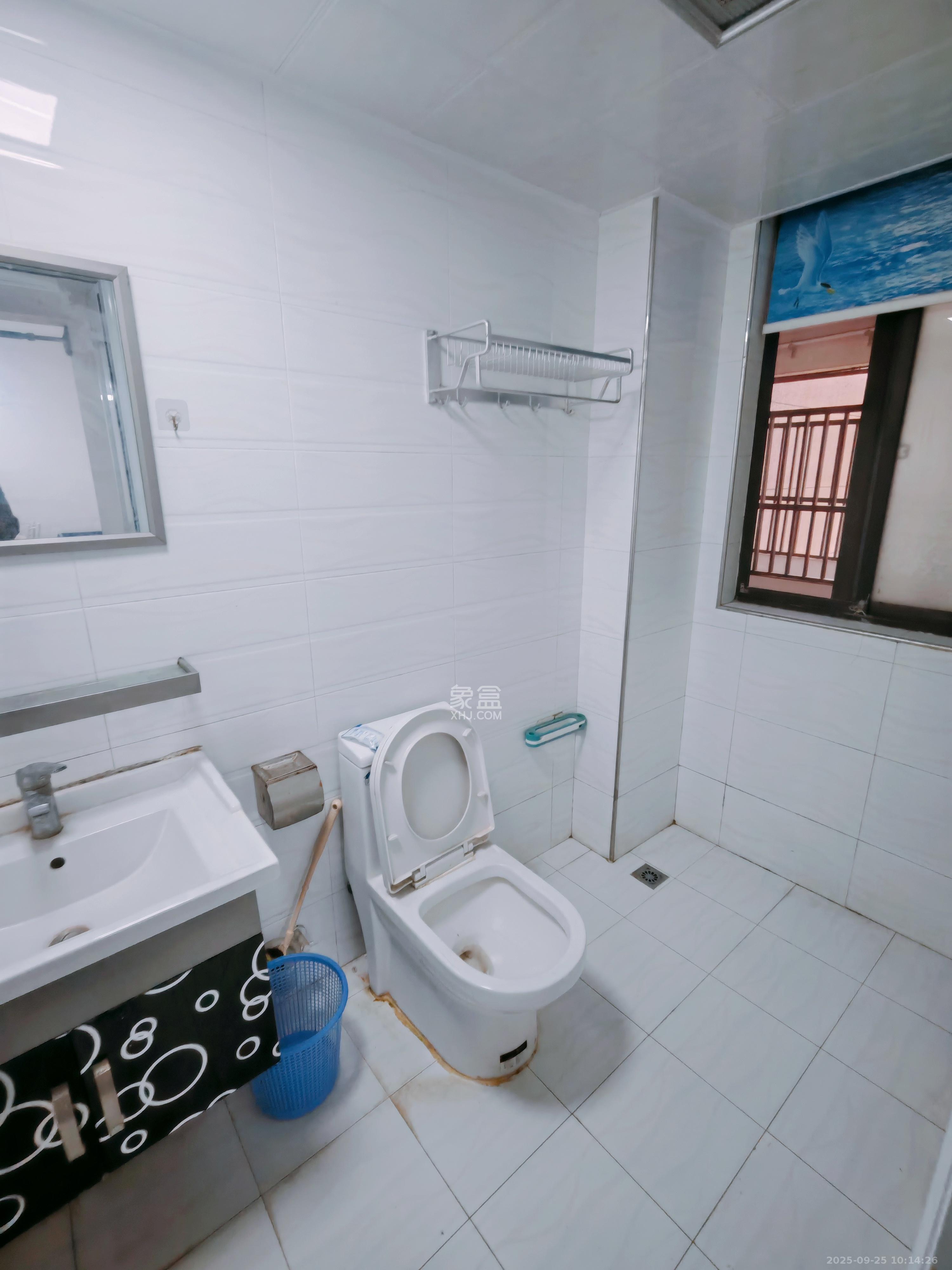 绿地中央广场  2室1厅1卫    2400.0元/月 绿地中央广场  2室1厅1卫    2400.0元/月室内图