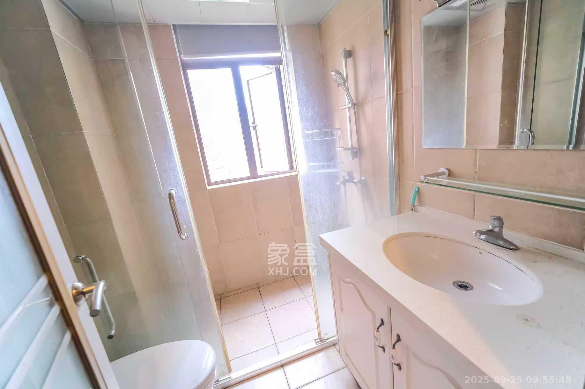 好望谷  3室2厅2卫    1800.0元/月室内图