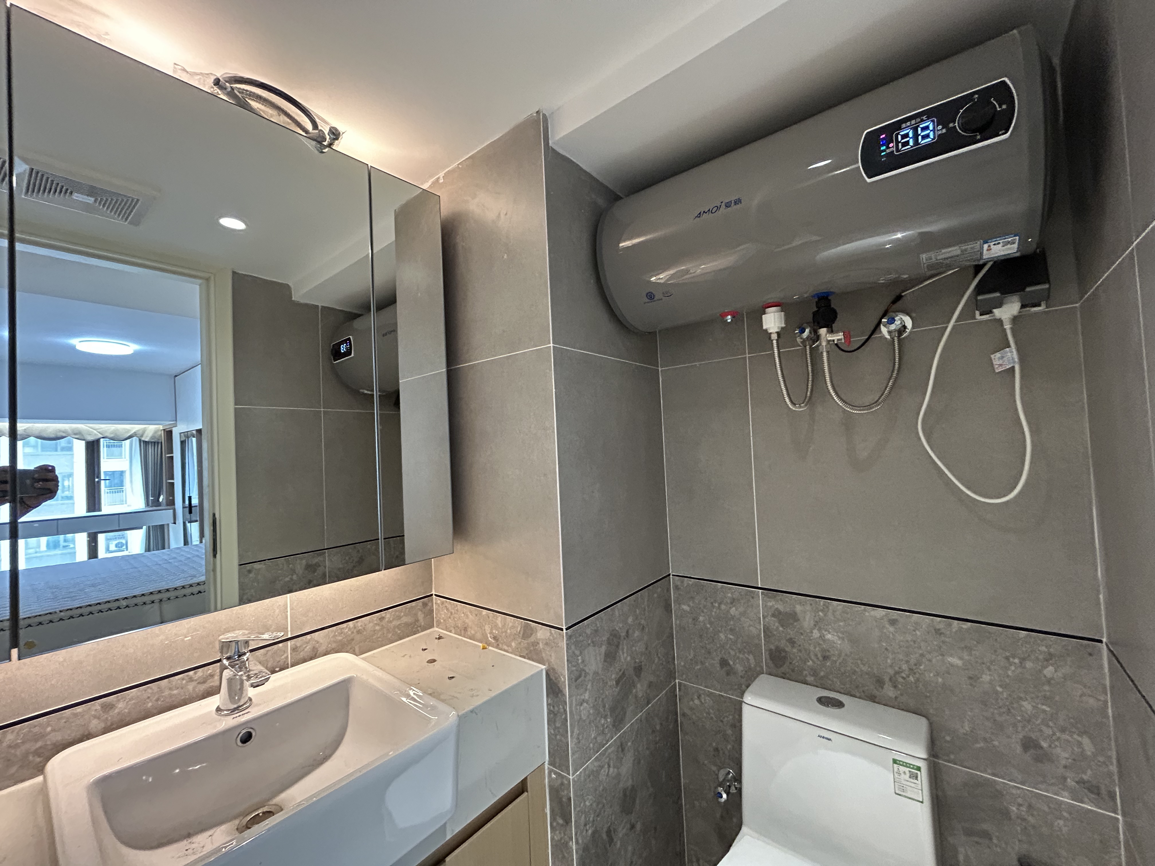 海航豪庭南苑  1室1厅2卫    3600.0元/月室内图