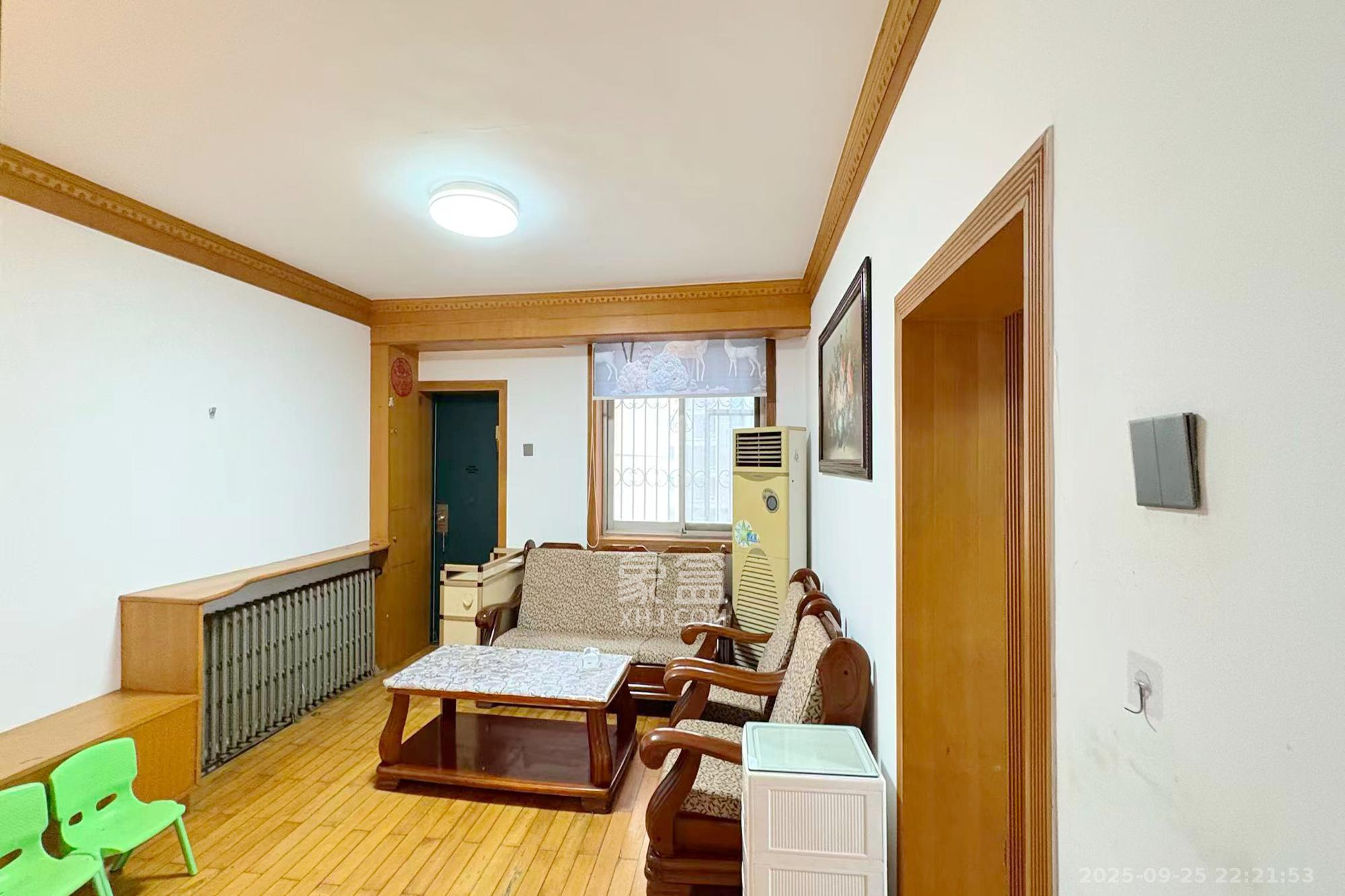 省政府五所  2室1厅1卫    58.0万客厅