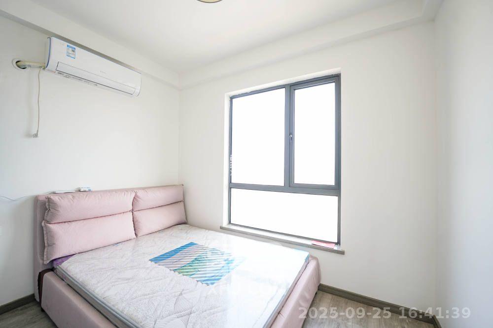 五矿万境蓝山  3室2厅1卫    2400.0元/月 五矿万境蓝山  3室2厅1卫    2400.0元/月室内图