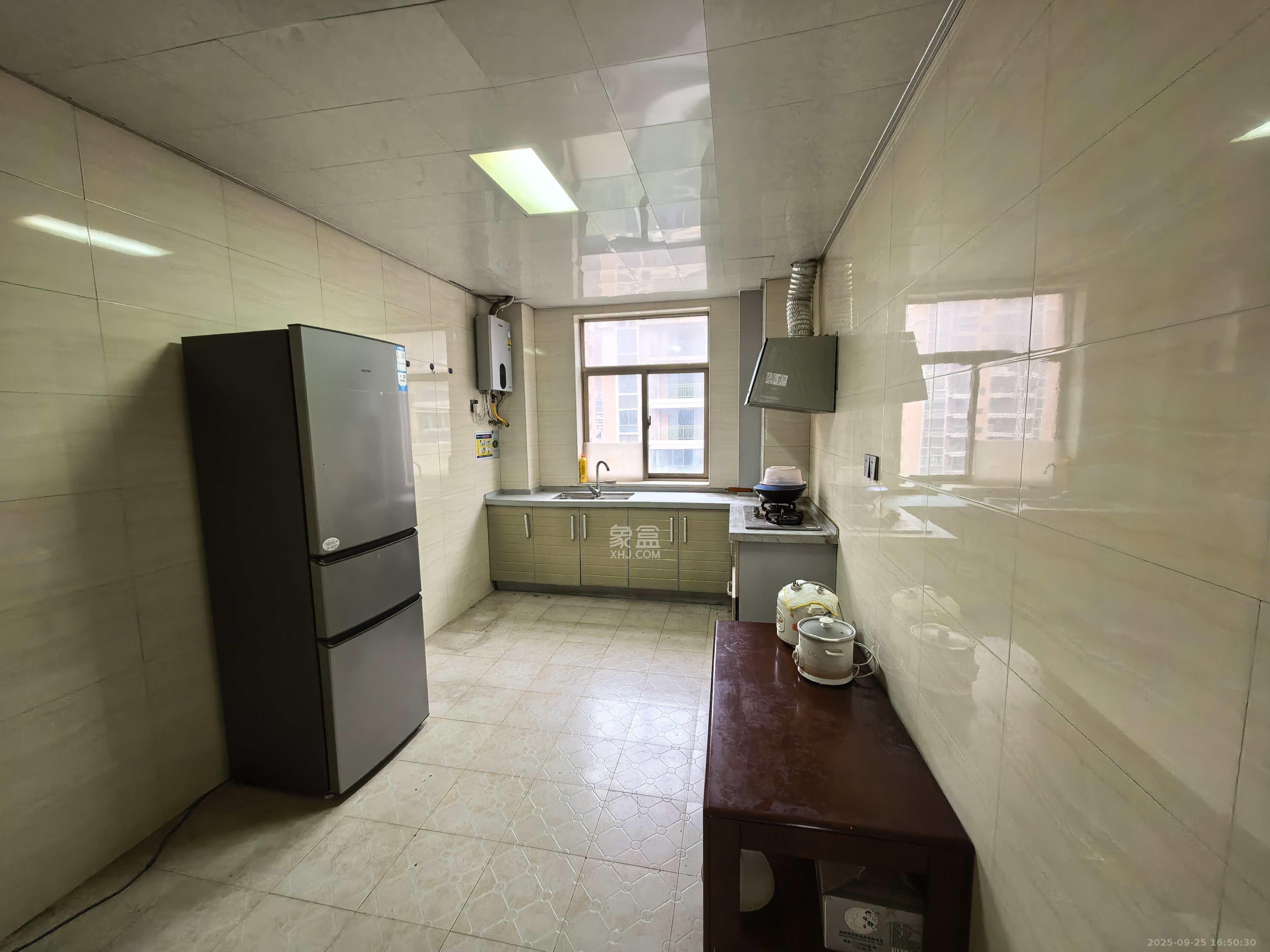 锦湘国际星城二期（锦雅苑）  3室2厅2卫    3100.0元/月室内图