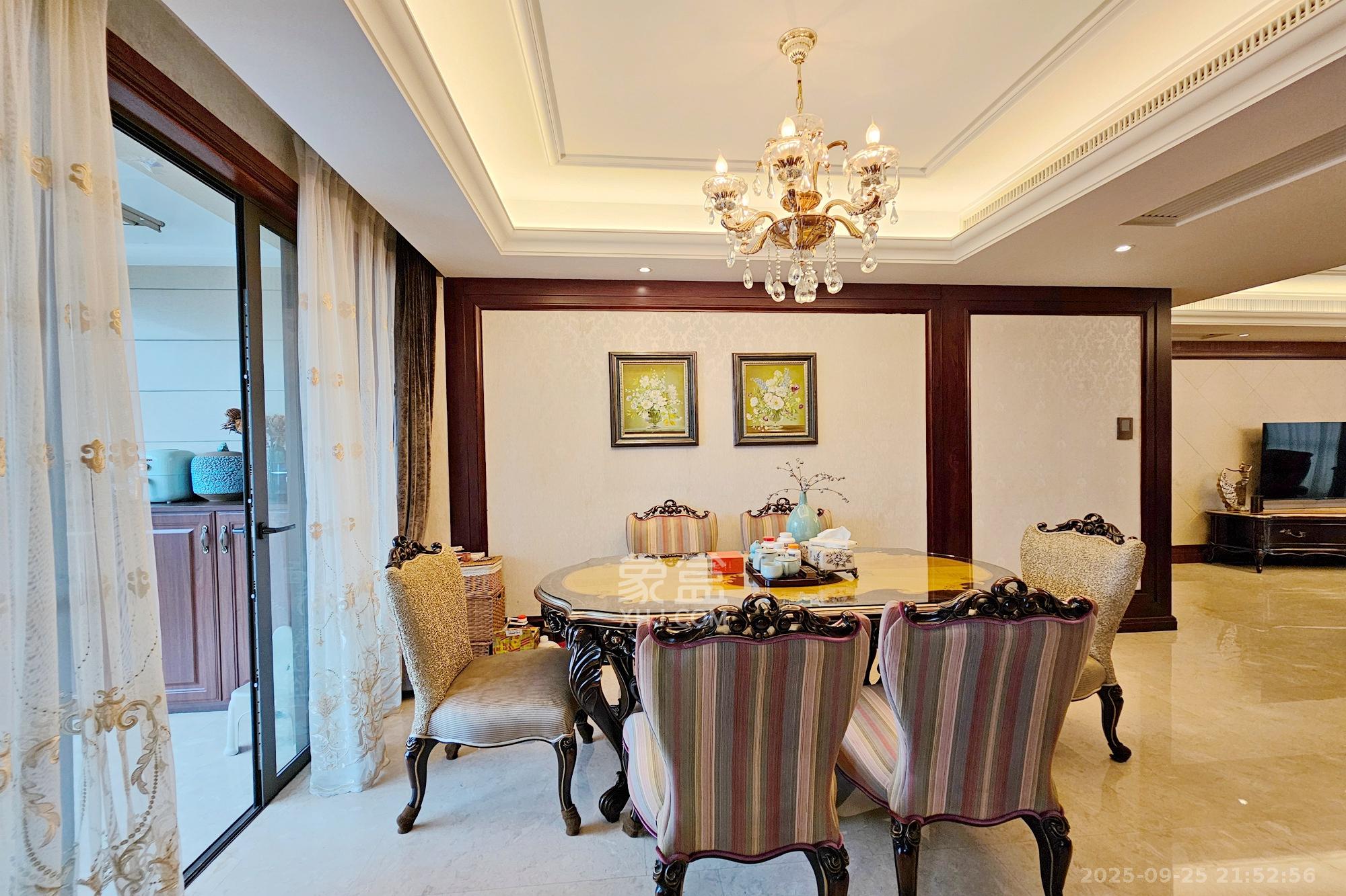 运达中央广场一、二期 3室2厅3卫 320.0万 运达中央广场一、二期 3室2厅3卫 320.0万客厅