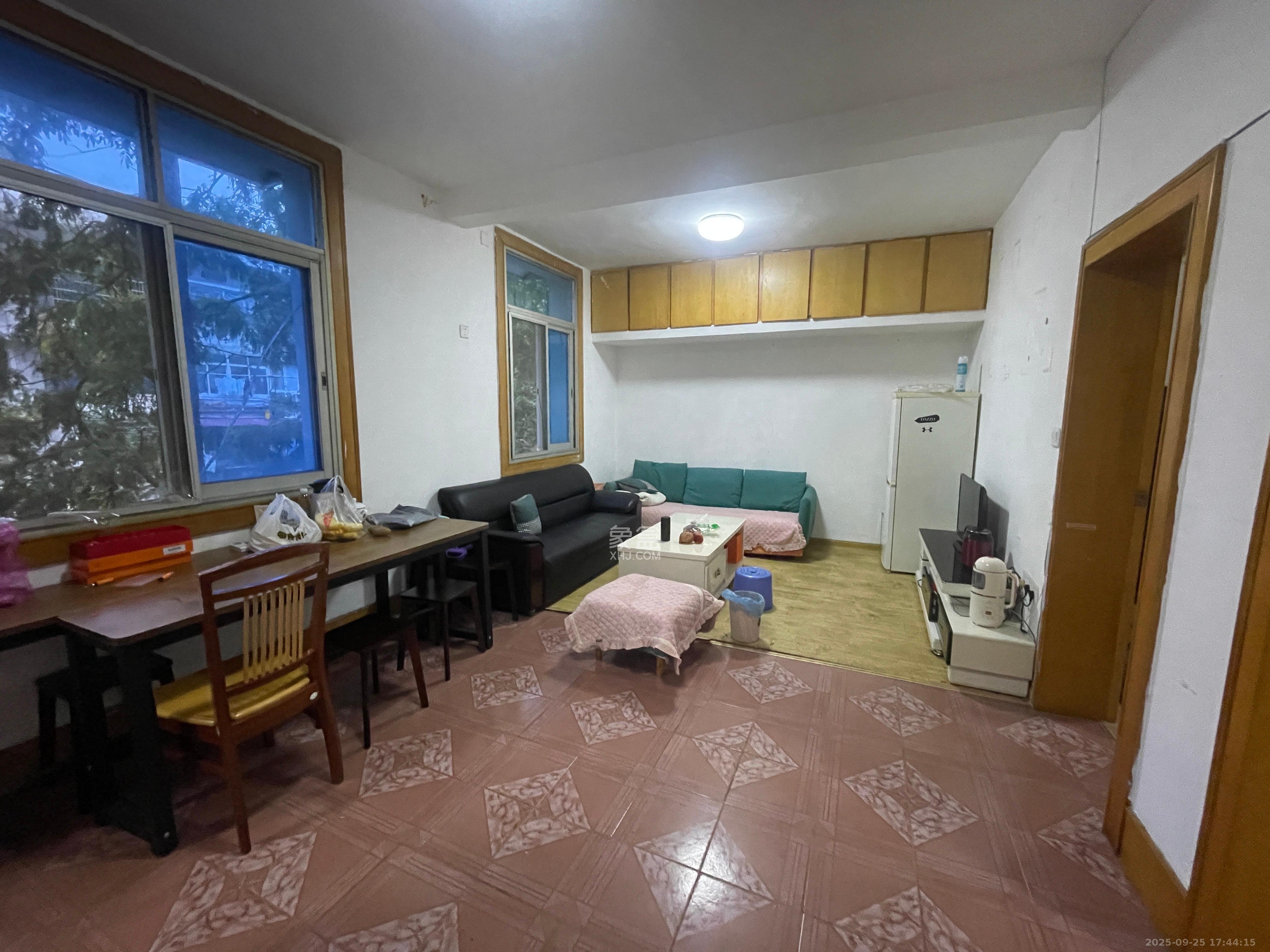 林业厅宿舍 2室2厅1卫 1900.0元/月 林业厅宿舍 2室2厅1卫 1900.0元/月室内图