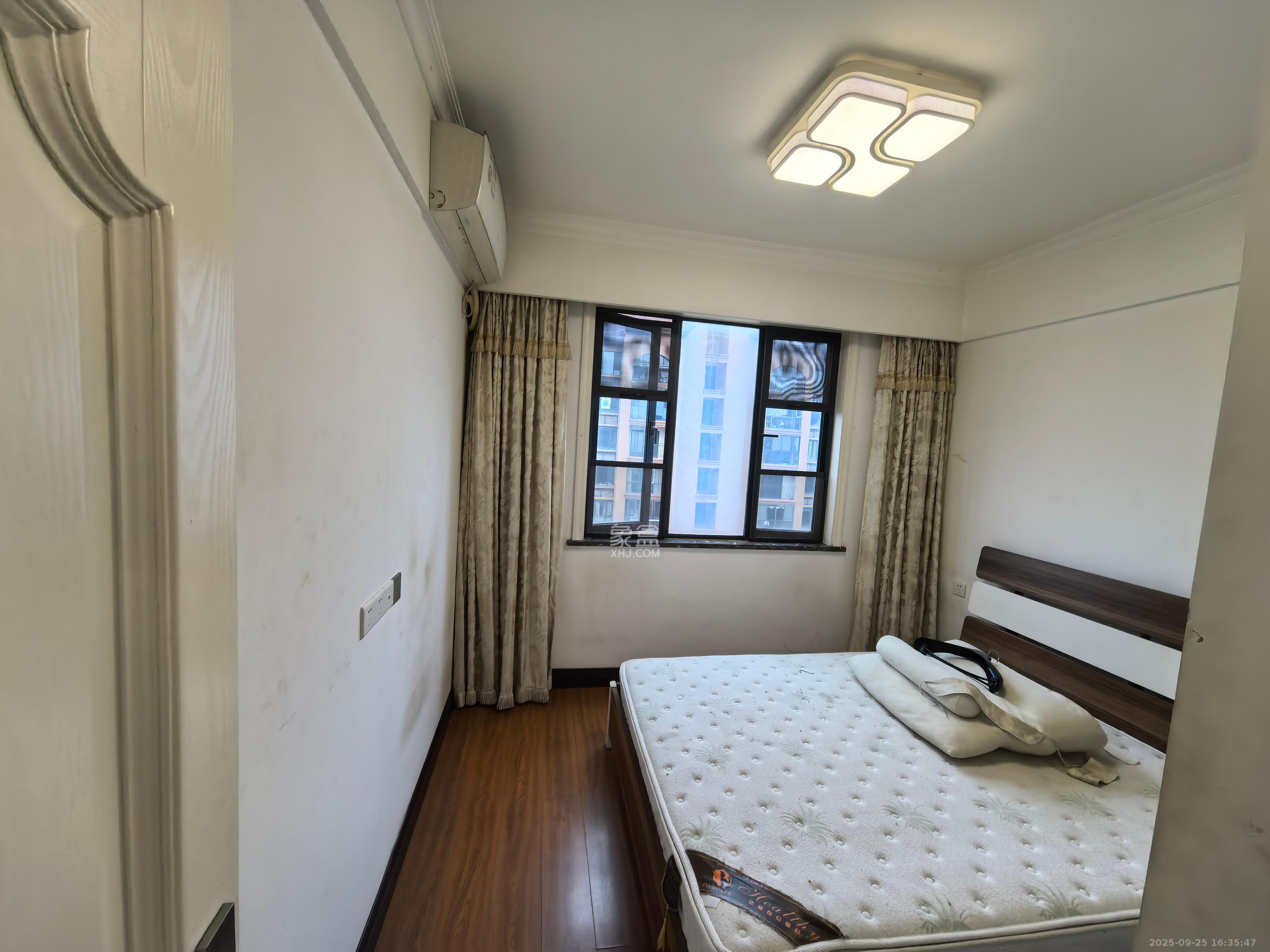 中信凯旋城（中信新城四期）  4室2厅2卫    2400.0元/月室内图