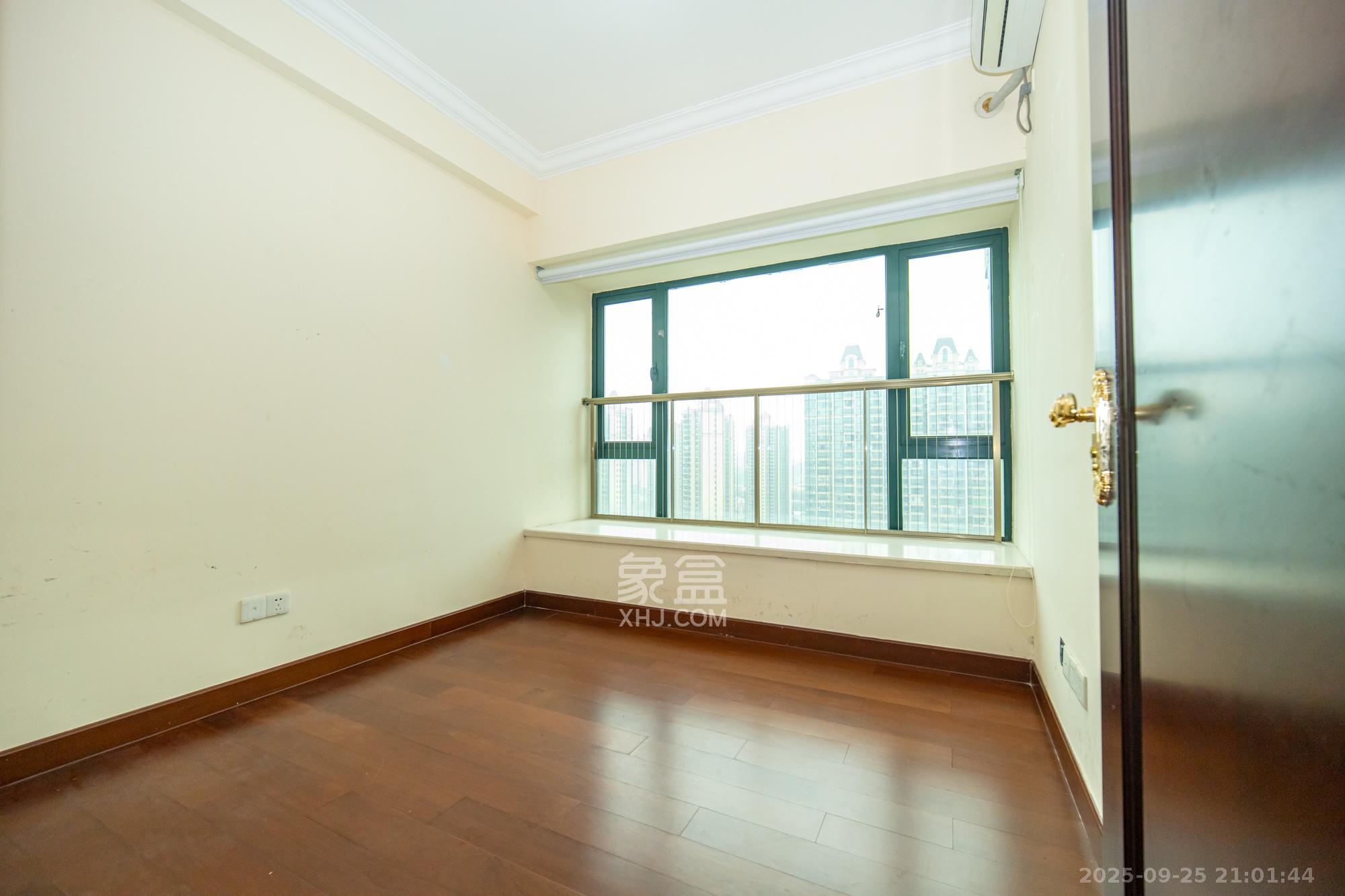 恒大雅苑  3室2厅1卫    93.0万 恒大雅苑  3室2厅1卫    93.0万卧室