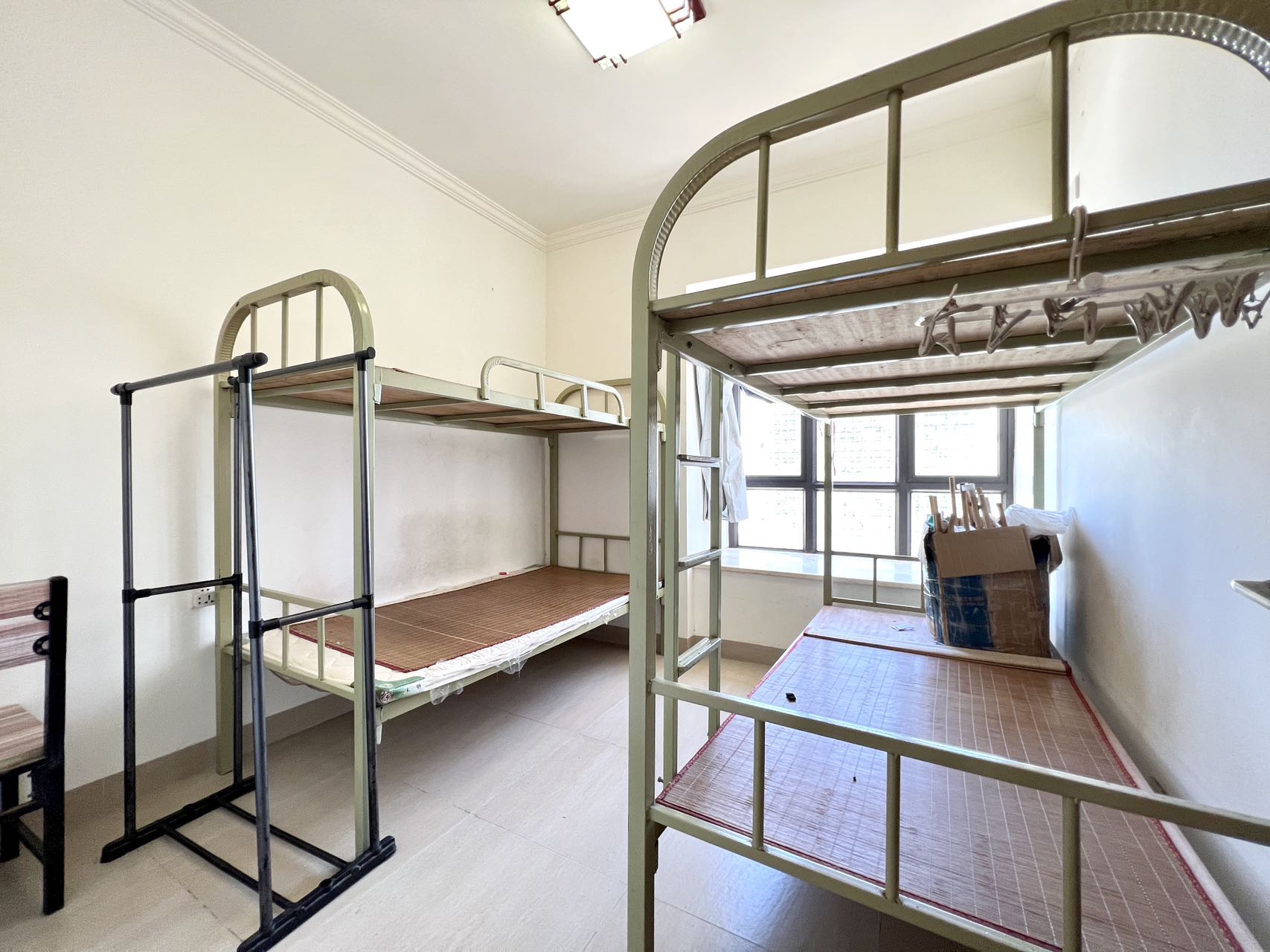 阳光三号苑 2室2厅1卫 109.0万 阳光三号苑 2室2厅1卫 109.0万客厅