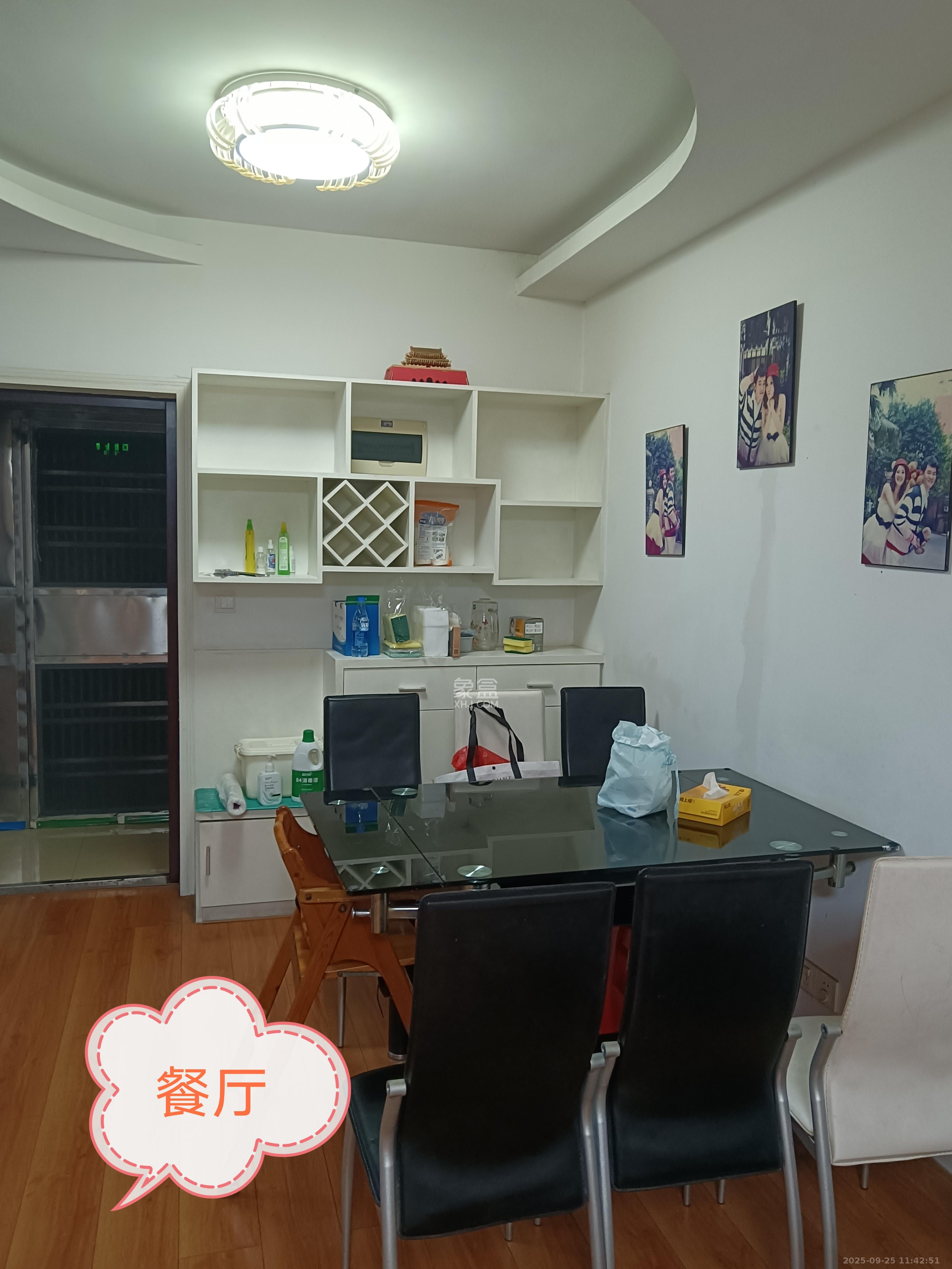 江河双水湾 3室2厅2卫 2700.0元/月 江河双水湾 3室2厅2卫 2700.0元/月室内图