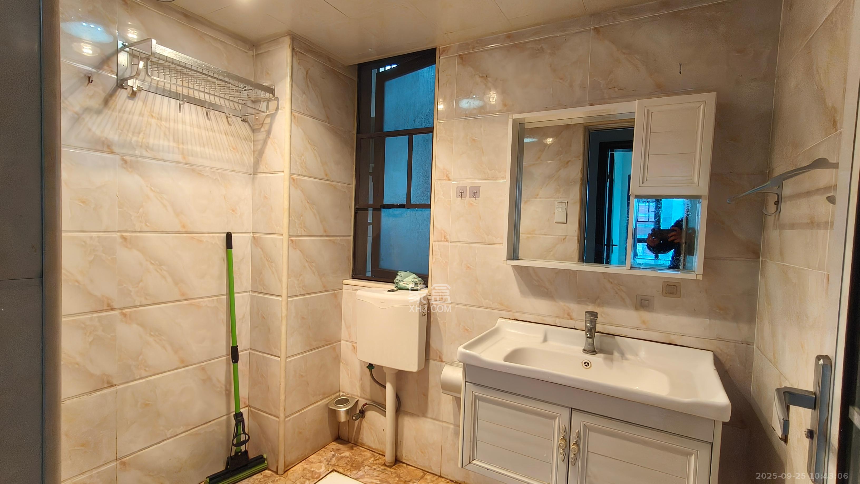 光明E城 3室2厅1卫 2600.0元/月 光明E城 3室2厅1卫 2600.0元/月室内图