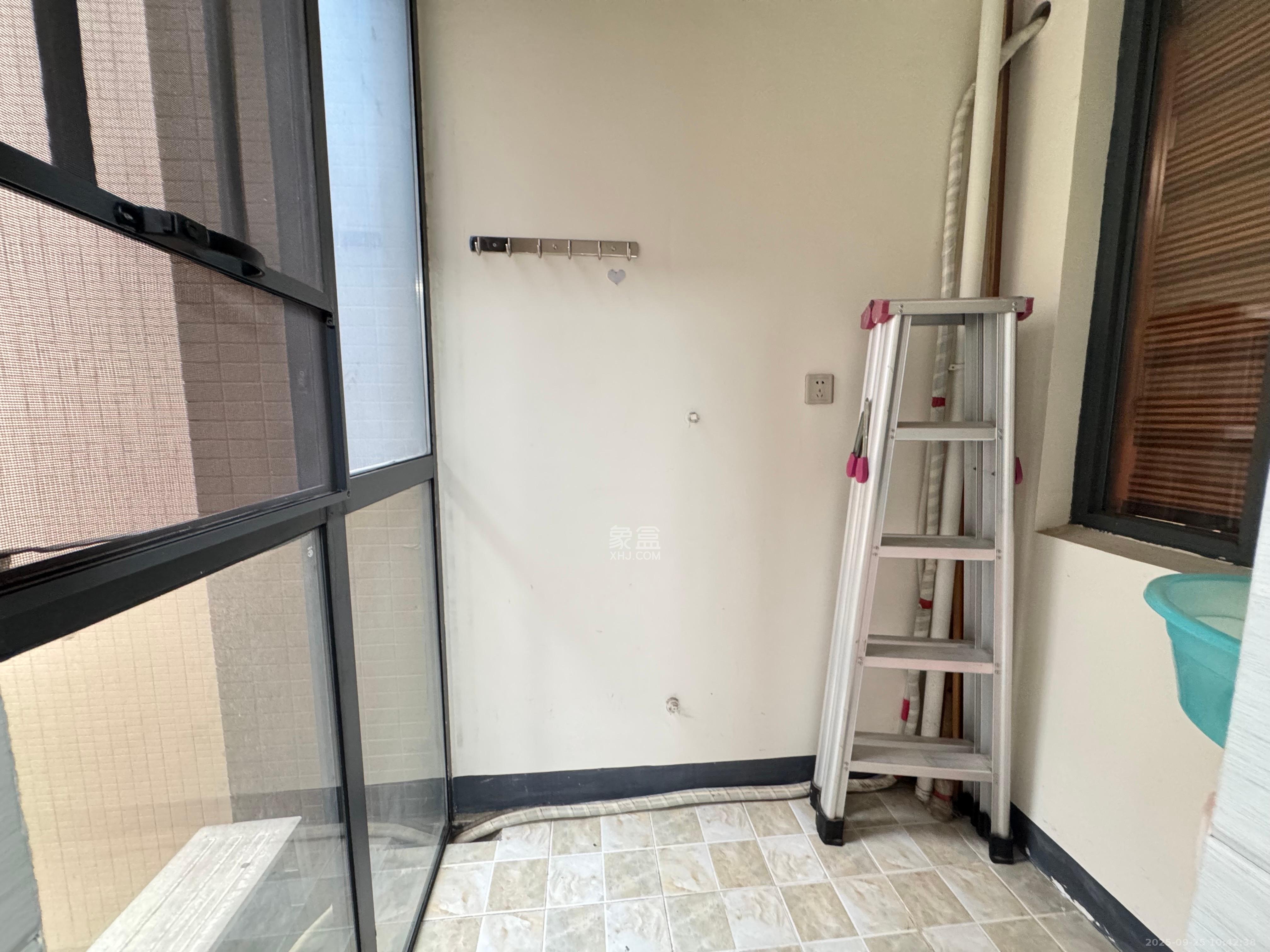 万博汇 2室2厅1卫 3000.0元/月 万博汇 2室2厅1卫 3000.0元/月室内图