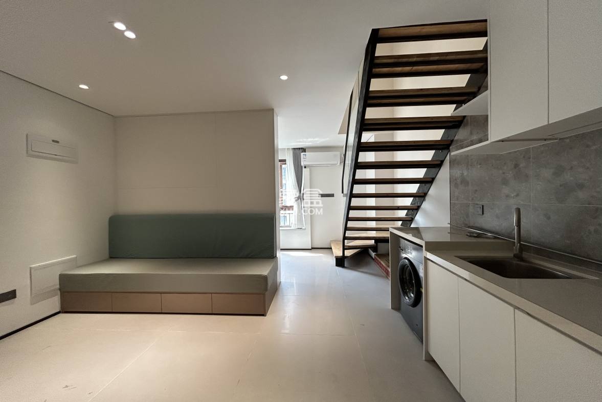 海航豪庭南苑  1室1厅2卫    3600.0元/月 海航豪庭南苑  1室1厅2卫    3600.0元/月室内图