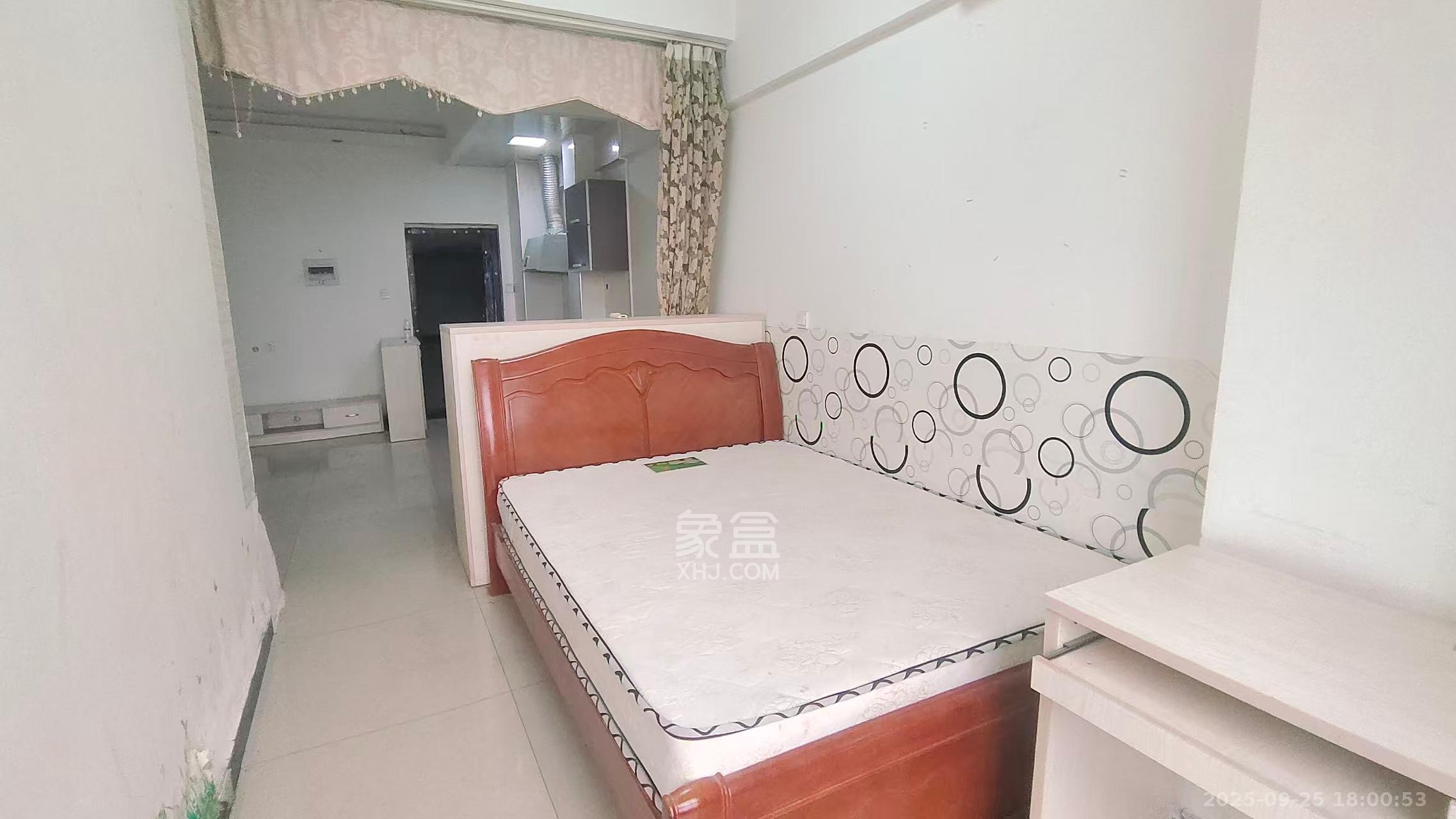 香槟小镇(香槟花苑) 1室0厅0卫 1000.00元/月 香槟小镇(香槟花苑) 1室0厅0卫 1000.00元/月室内图