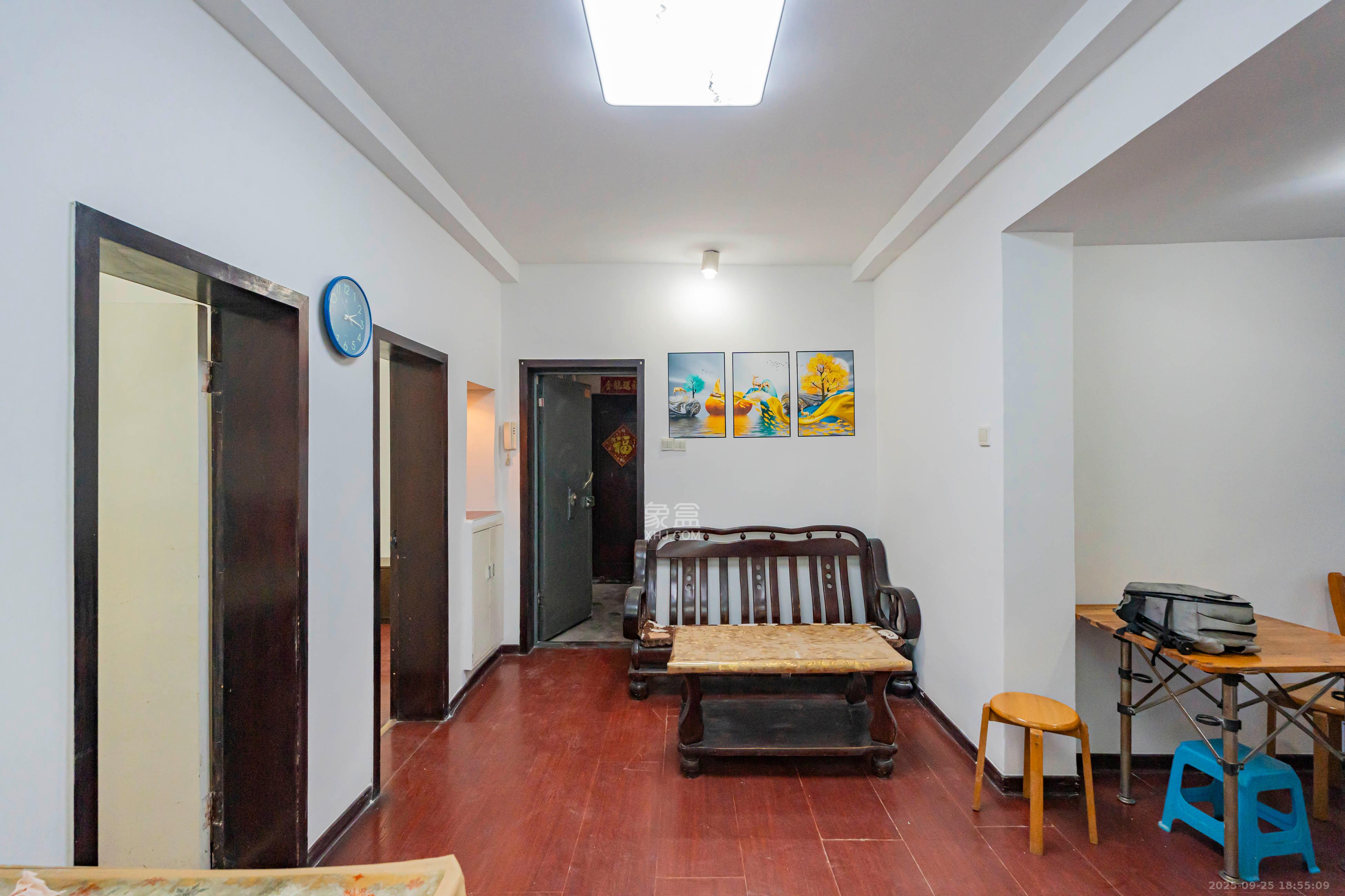 化工宿舍  1室0厅0卫    45.0万客厅