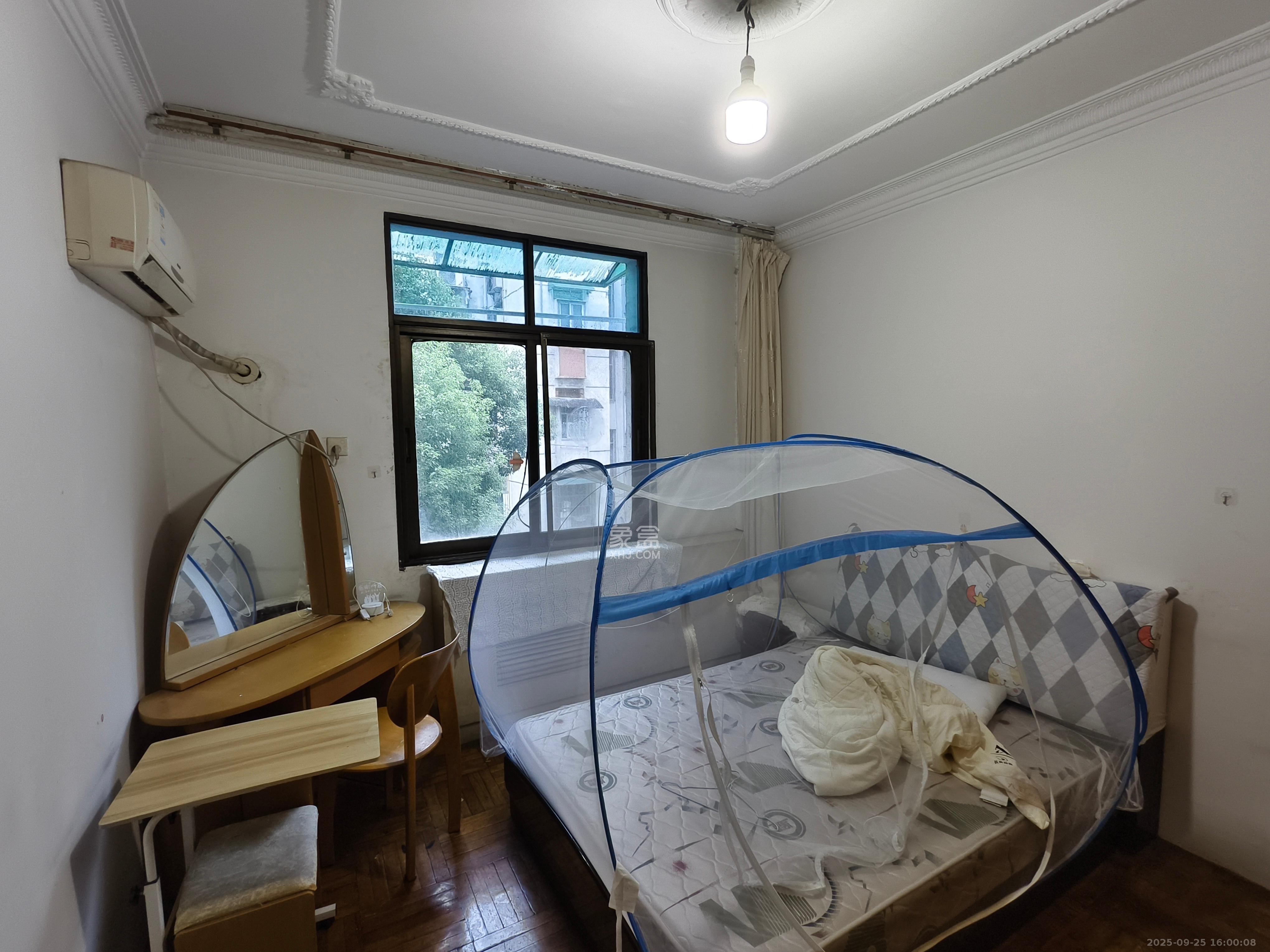 广电南院宿舍 3室2厅1卫 1500.0元/月 广电南院宿舍 3室2厅1卫 1500.0元/月室内图